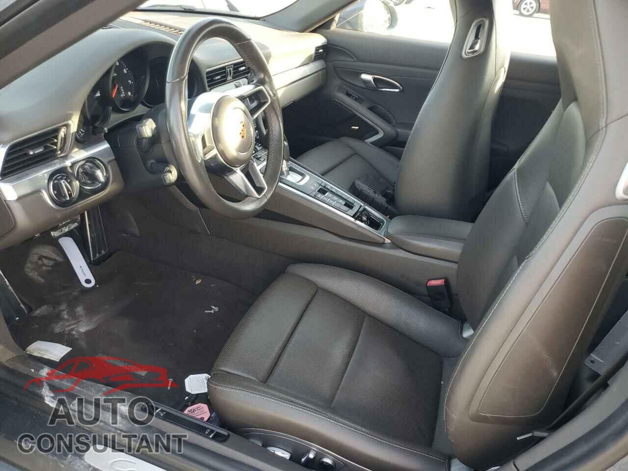 PORSCHE 911 2018 - WP0CA2A99JS138418