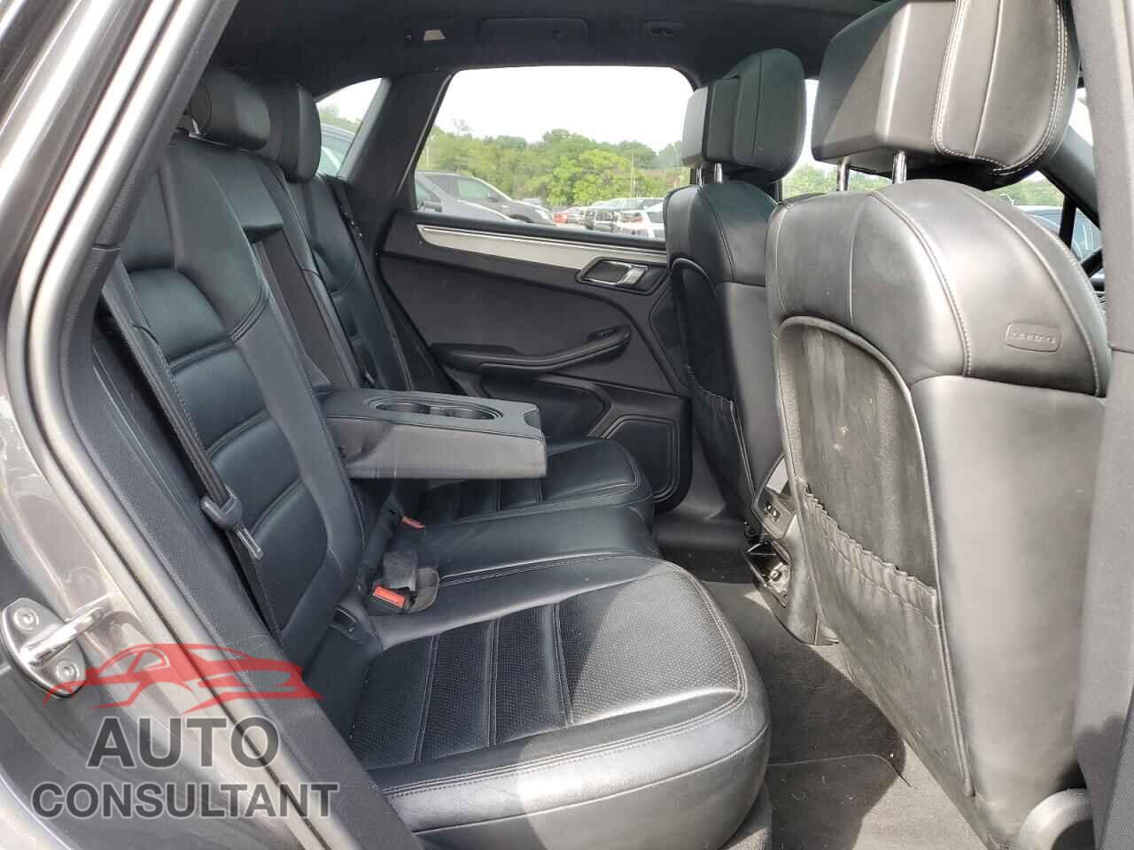 PORSCHE MACAN 2015 - WP1AB2A53FLB52512