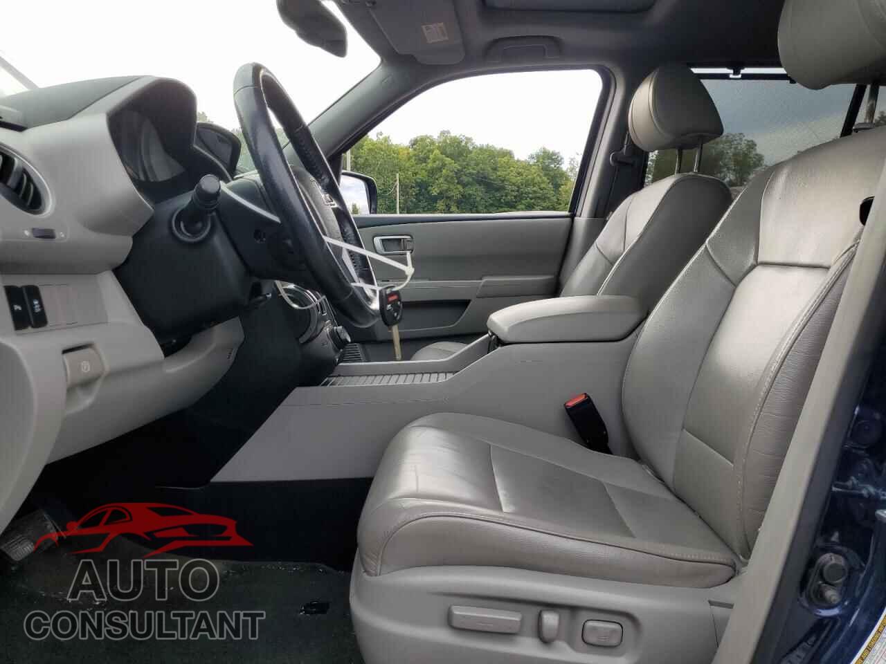 HONDA PILOT 2015 - 5FNYF4H92FB047357