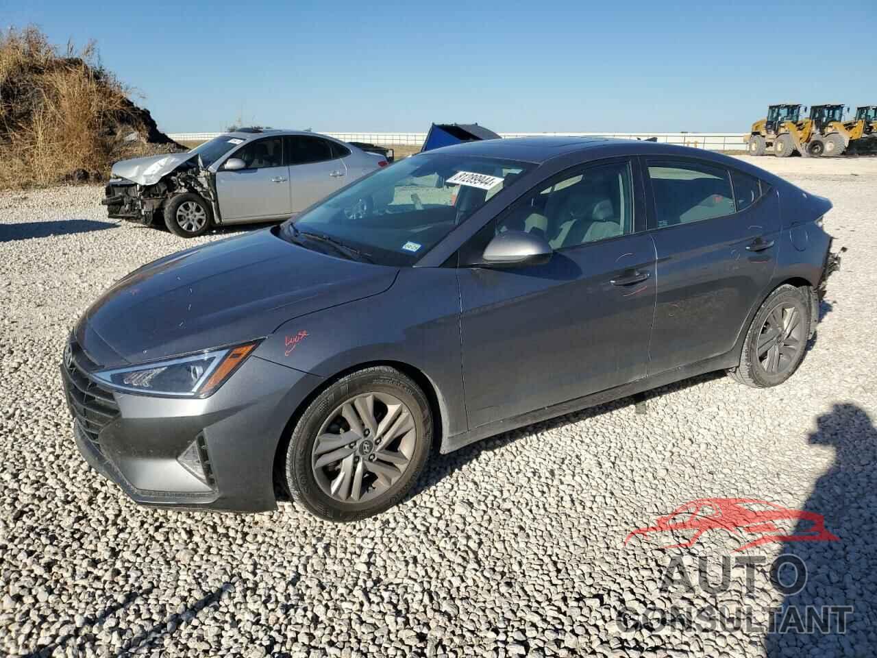 HYUNDAI ELANTRA 2019 - KMHD84LF8KU804913