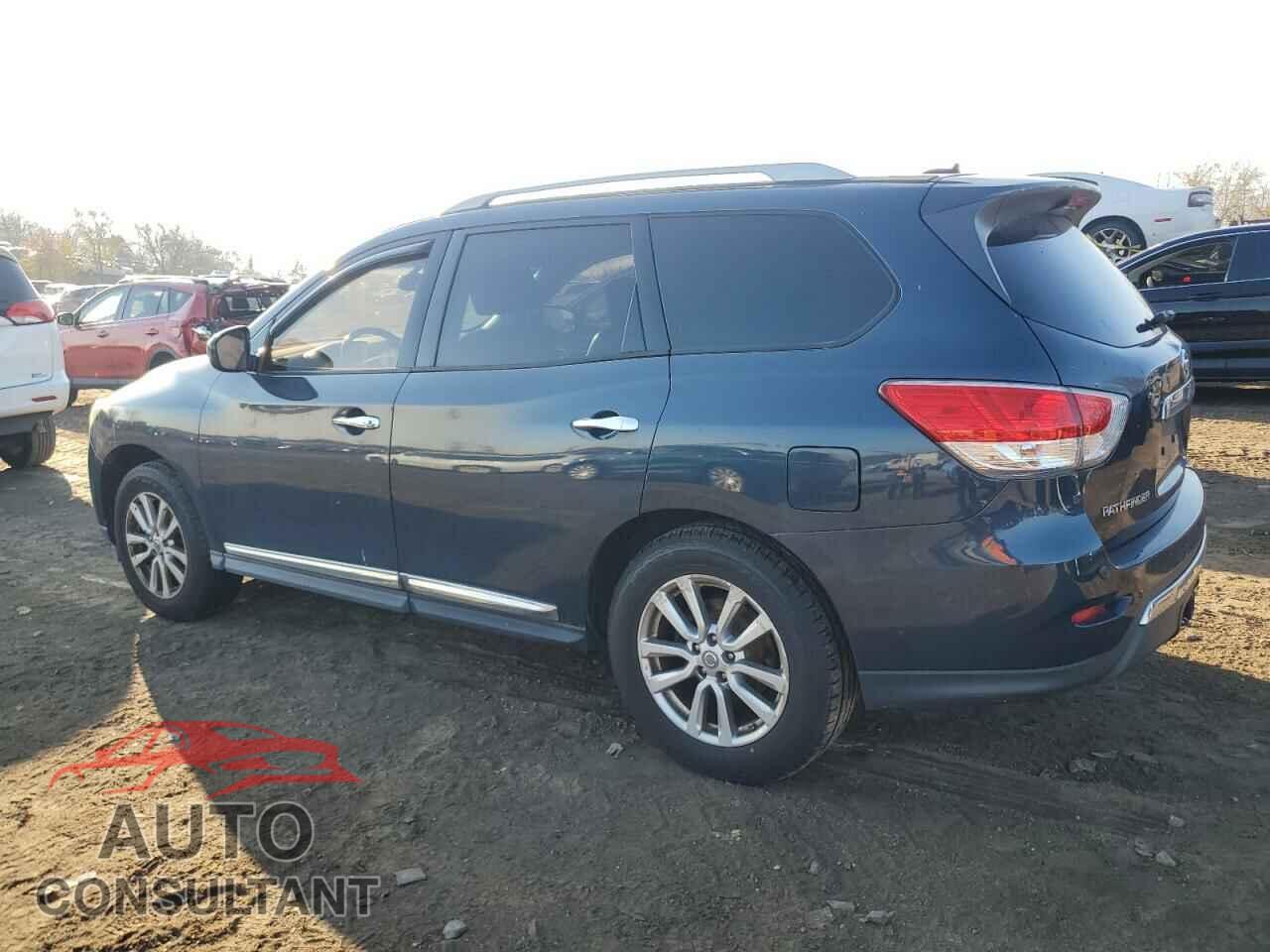 NISSAN PATHFINDER 2013 - 5N1AR2MM7DC655873