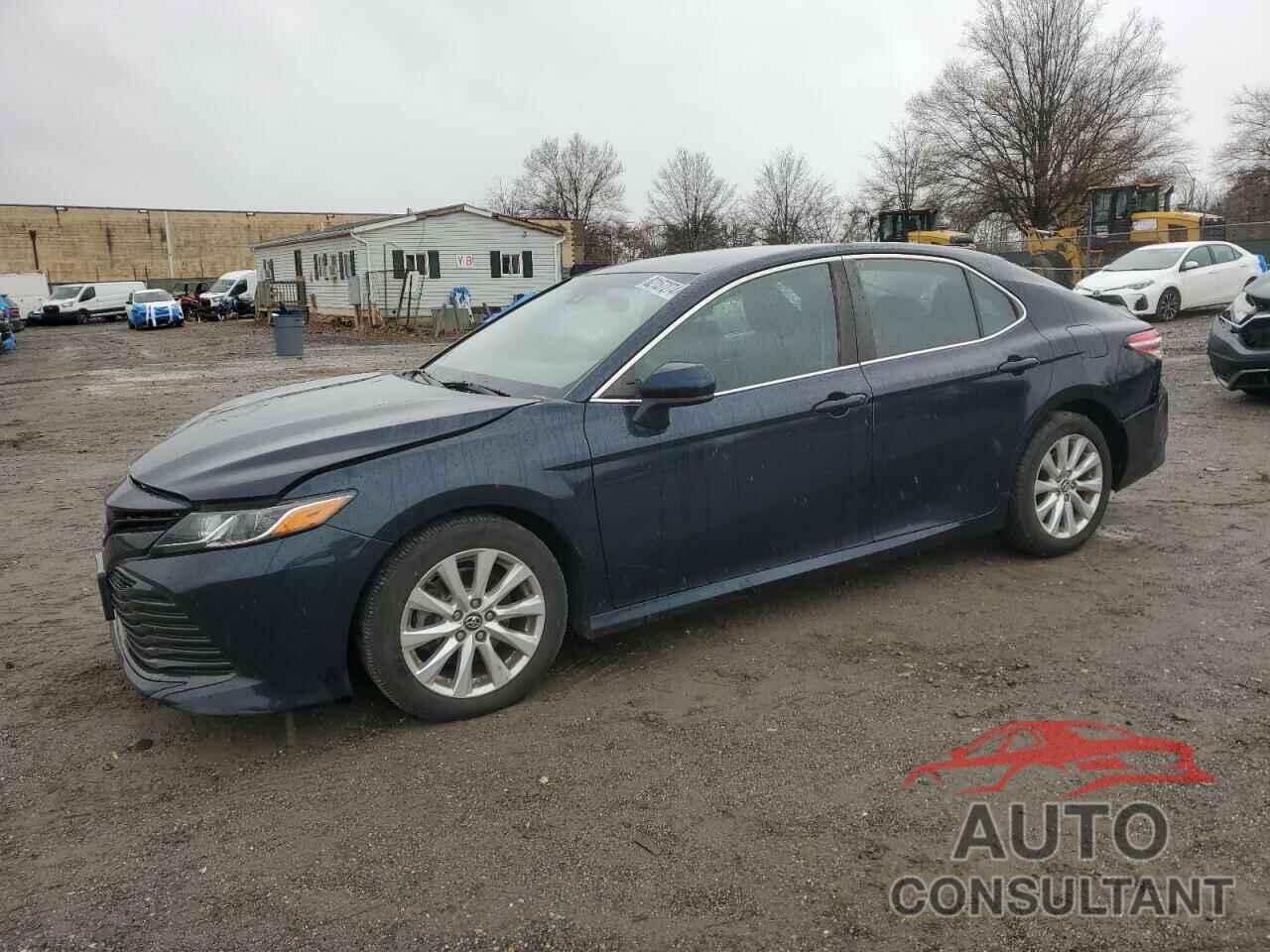 TOYOTA CAMRY 2018 - 4T1B11HK5JU604800