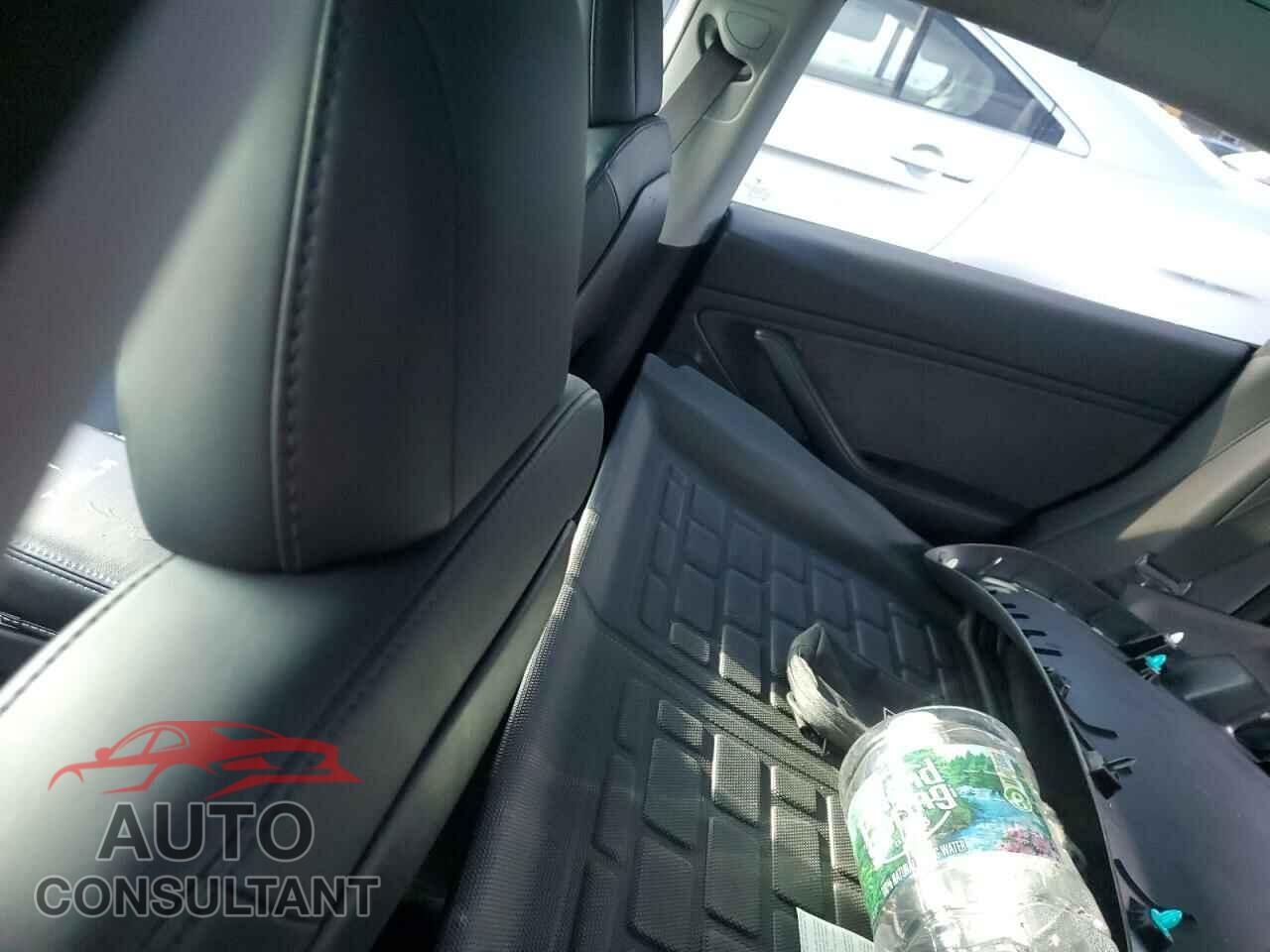 TESLA MODEL 3 2019 - 5YJ3E1EA8KF466897