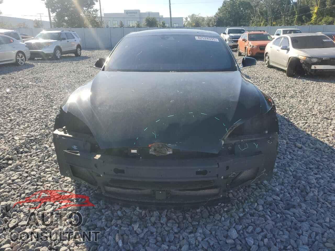 TESLA MODEL S 2015 - 5YJSA1E21FF115013