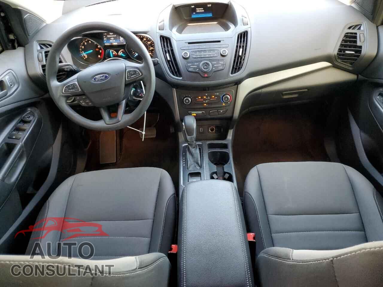 FORD ESCAPE 2018 - 1FMCU0F77JUD26468