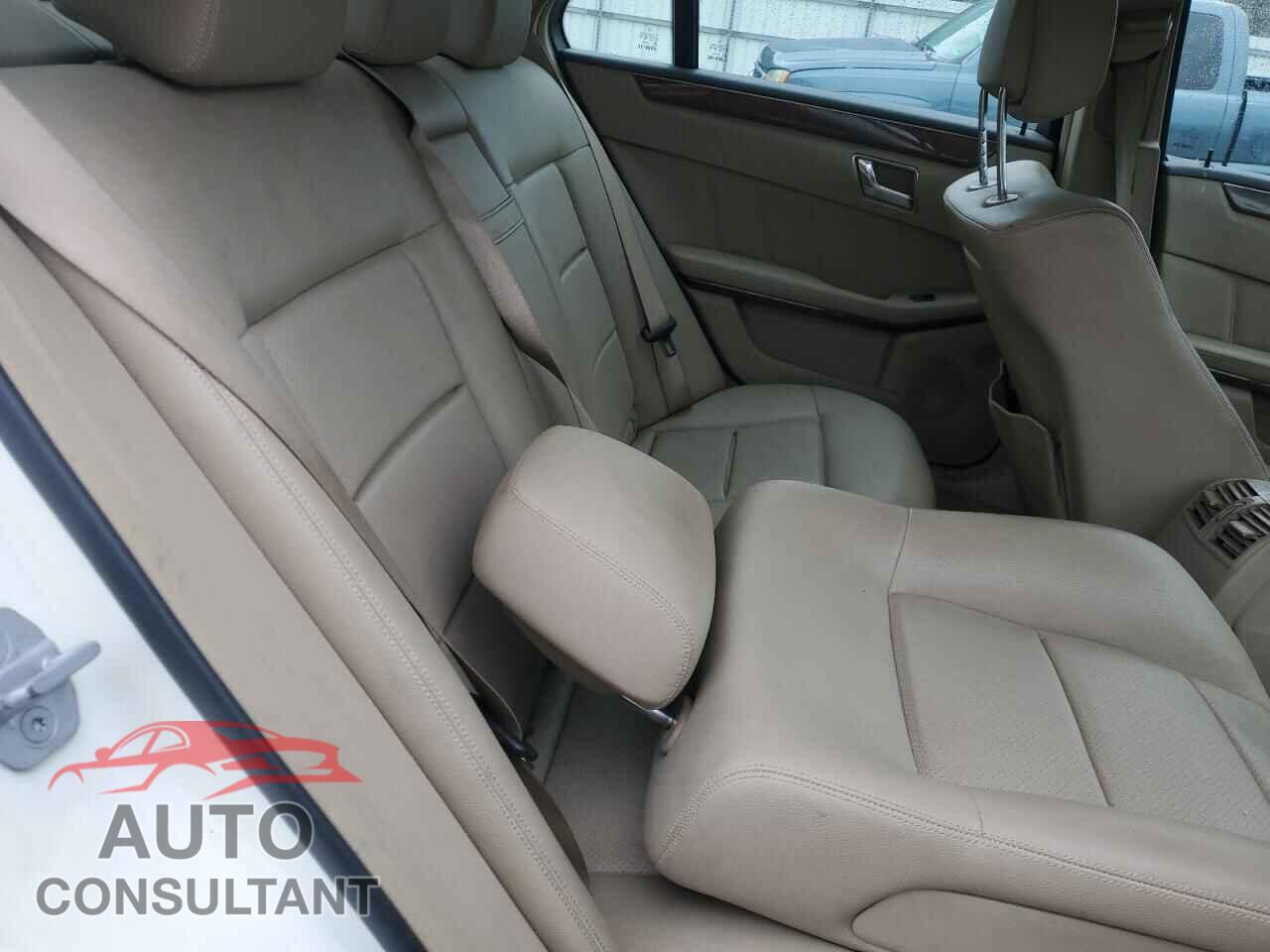 MERCEDES-BENZ E-CLASS 2011 - WDDHF5GB8BA512629