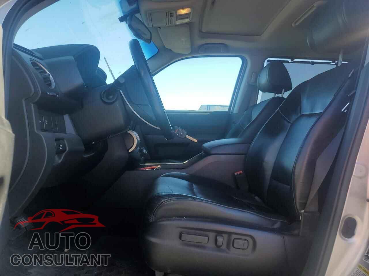 HONDA PILOT 2011 - 5FNYF4H9XBB107217