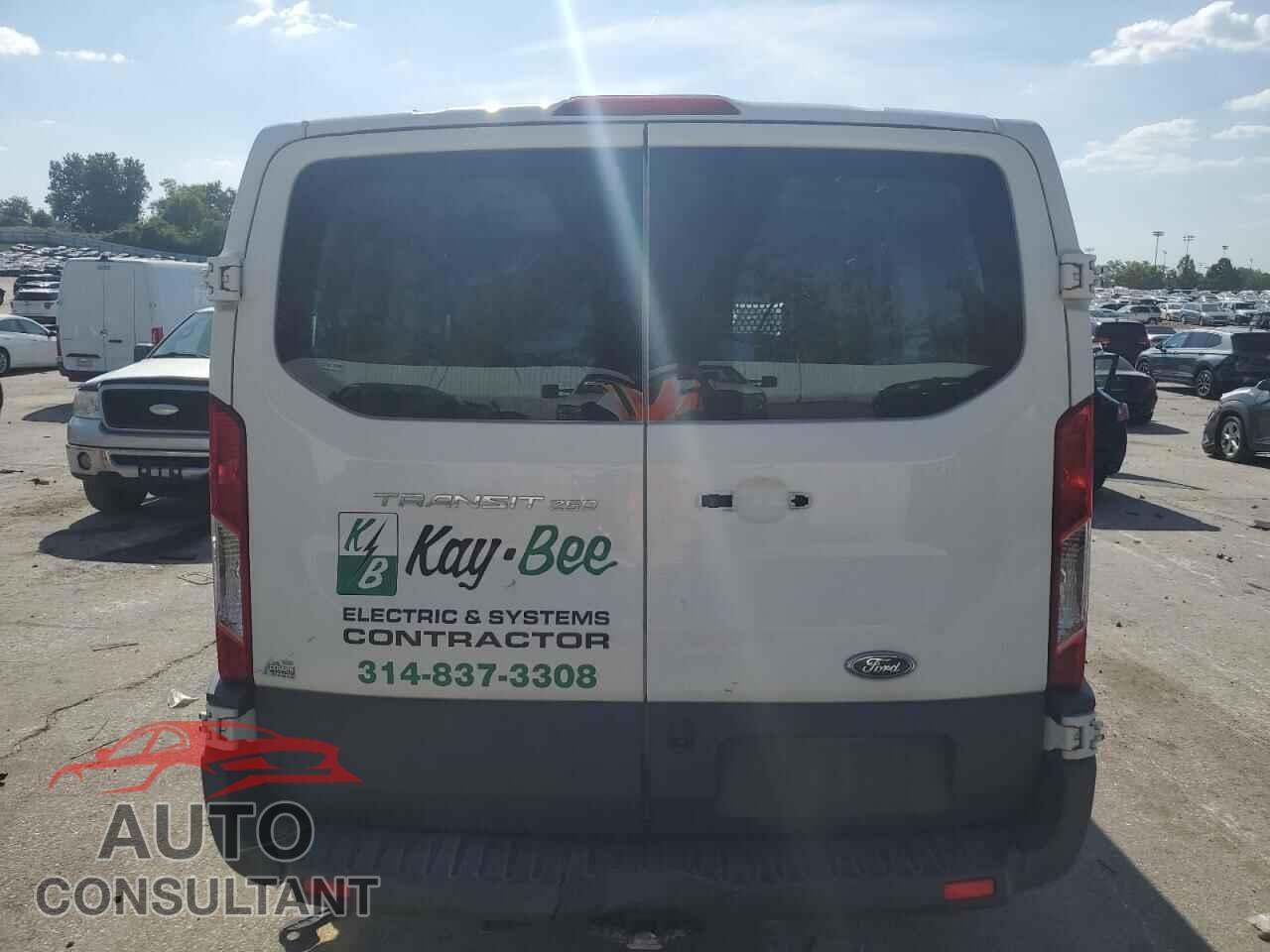 FORD TRANSIT 2017 - 1FTYR1ZM3HKA18965
