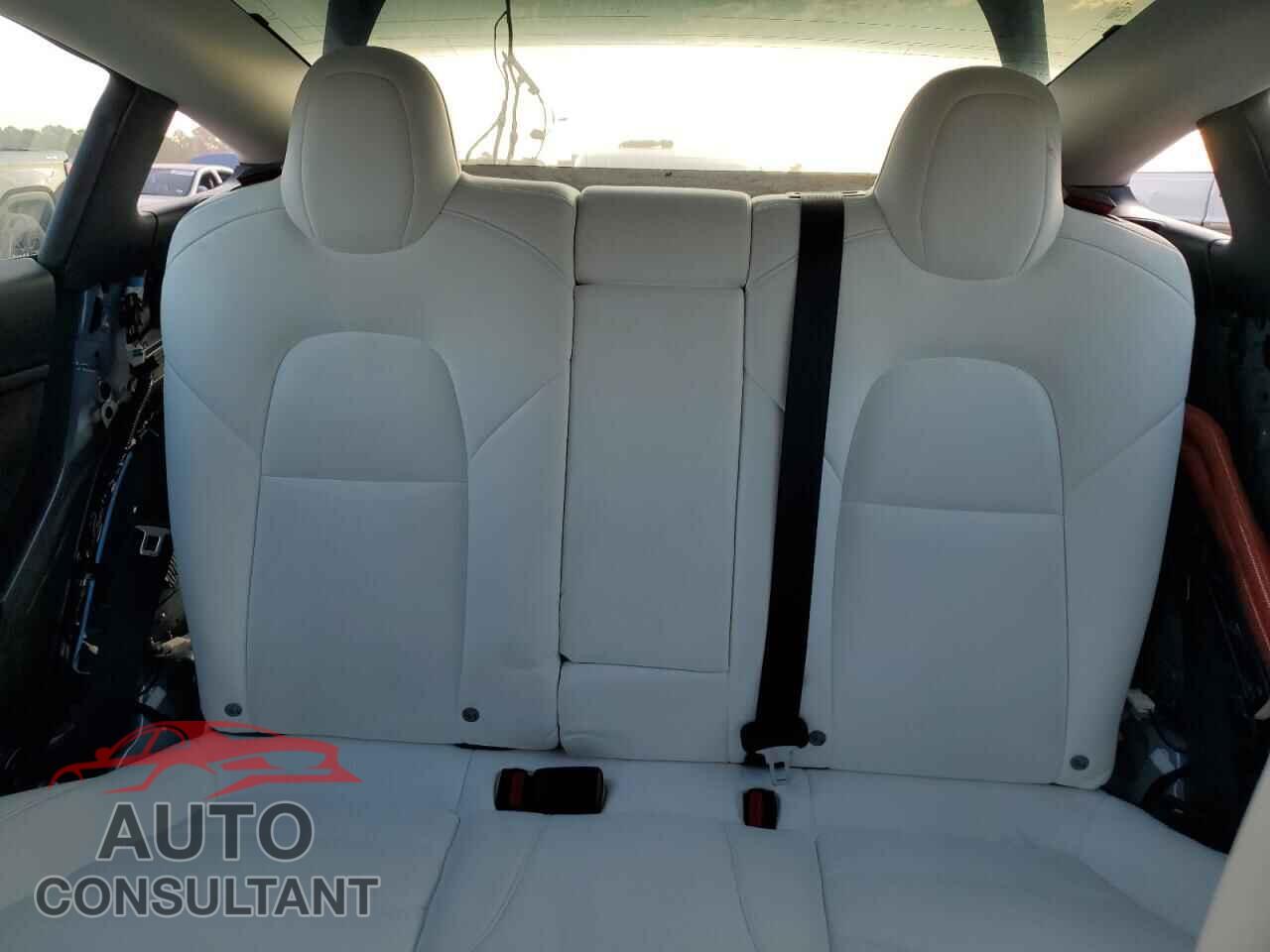 TESLA MODEL 3 2021 - 5YJ3E1EB4MF053483
