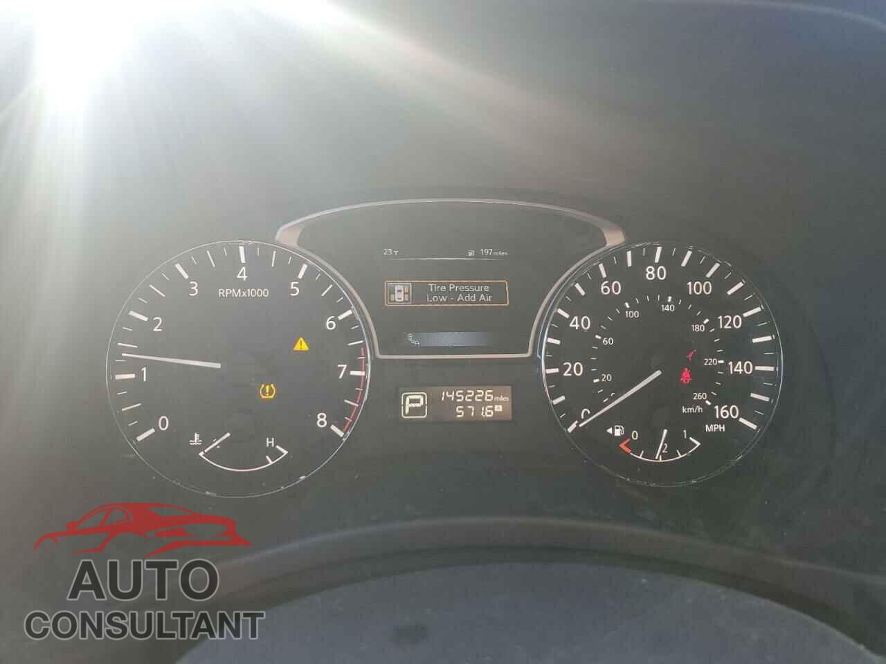 NISSAN PATHFINDER 2015 - 5N1AR2MN1FC675337