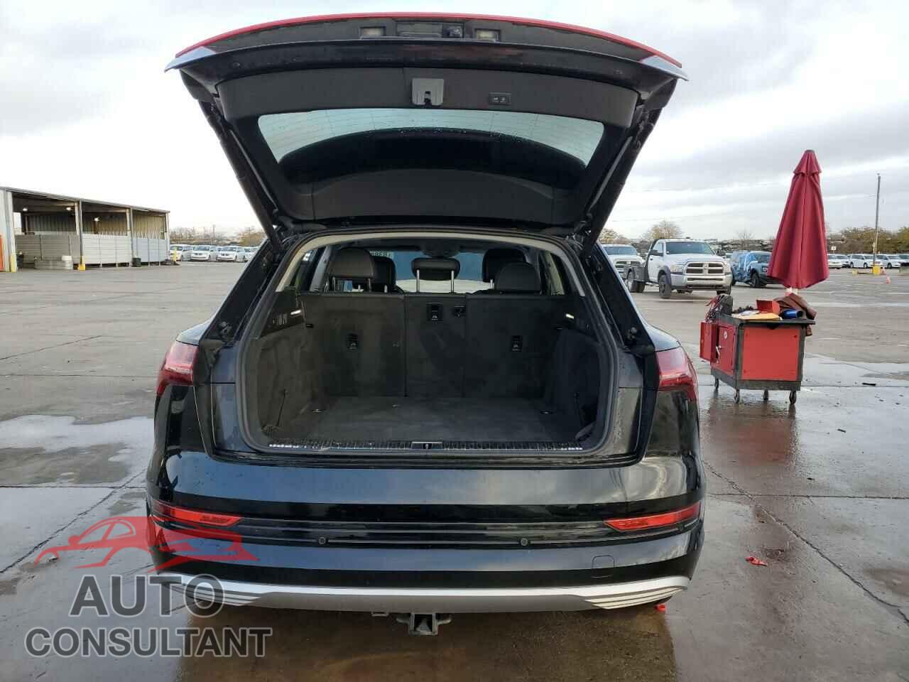 AUDI E-TRON 2021 - WA1LAAGE3MB014433