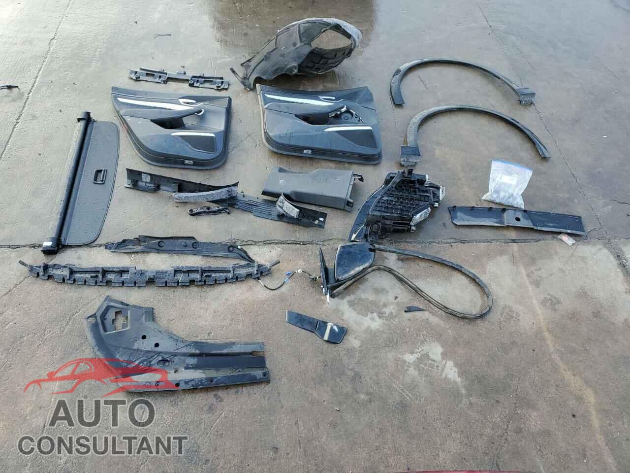 AUDI E-TRON 2021 - WA1LAAGE3MB014433