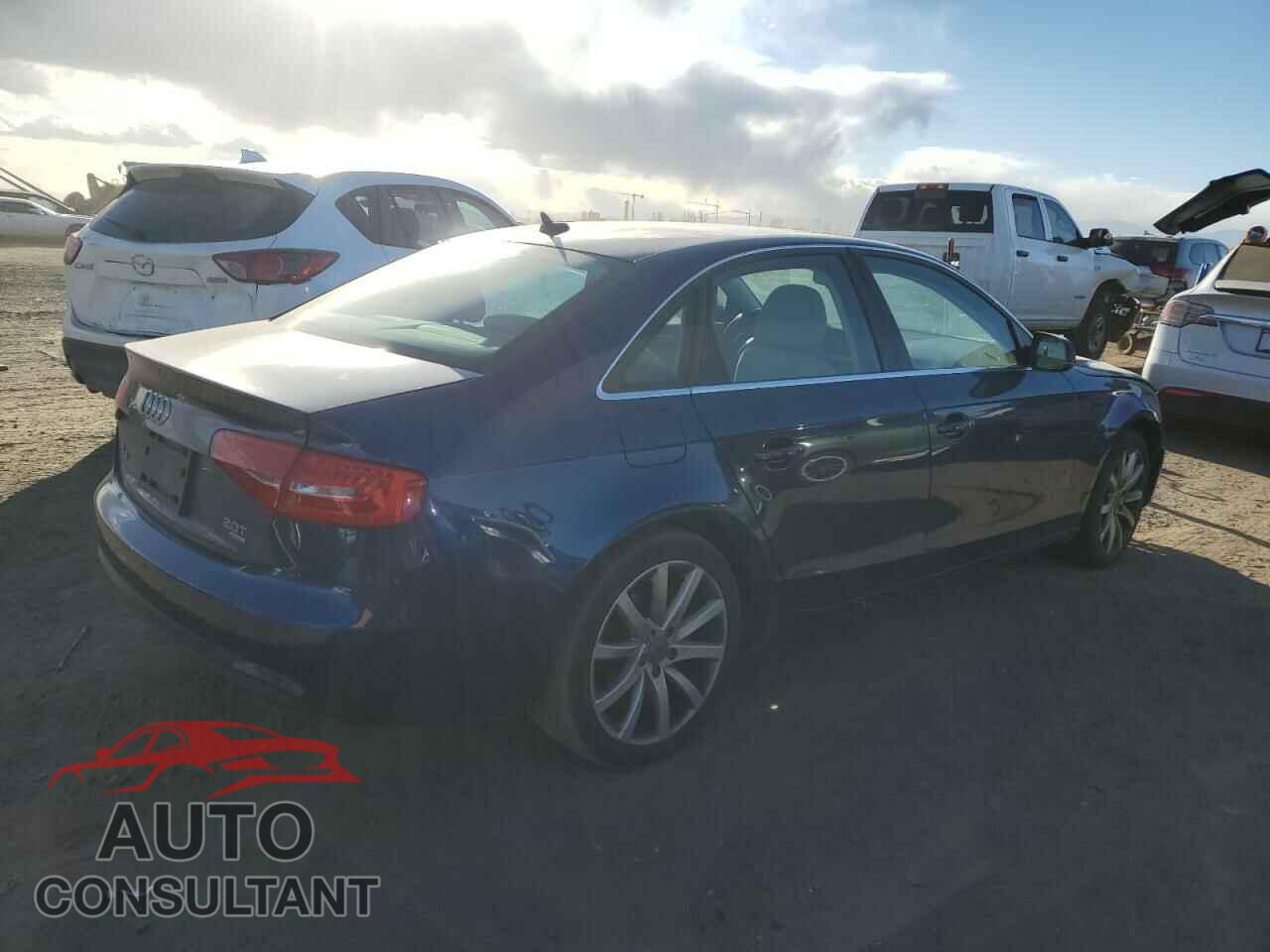 AUDI A4 2013 - WAUFFAFLXDN040141