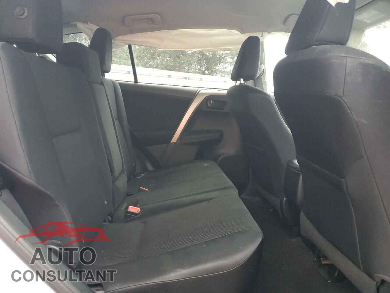 TOYOTA RAV4 2015 - 2T3BFREV5FW276128
