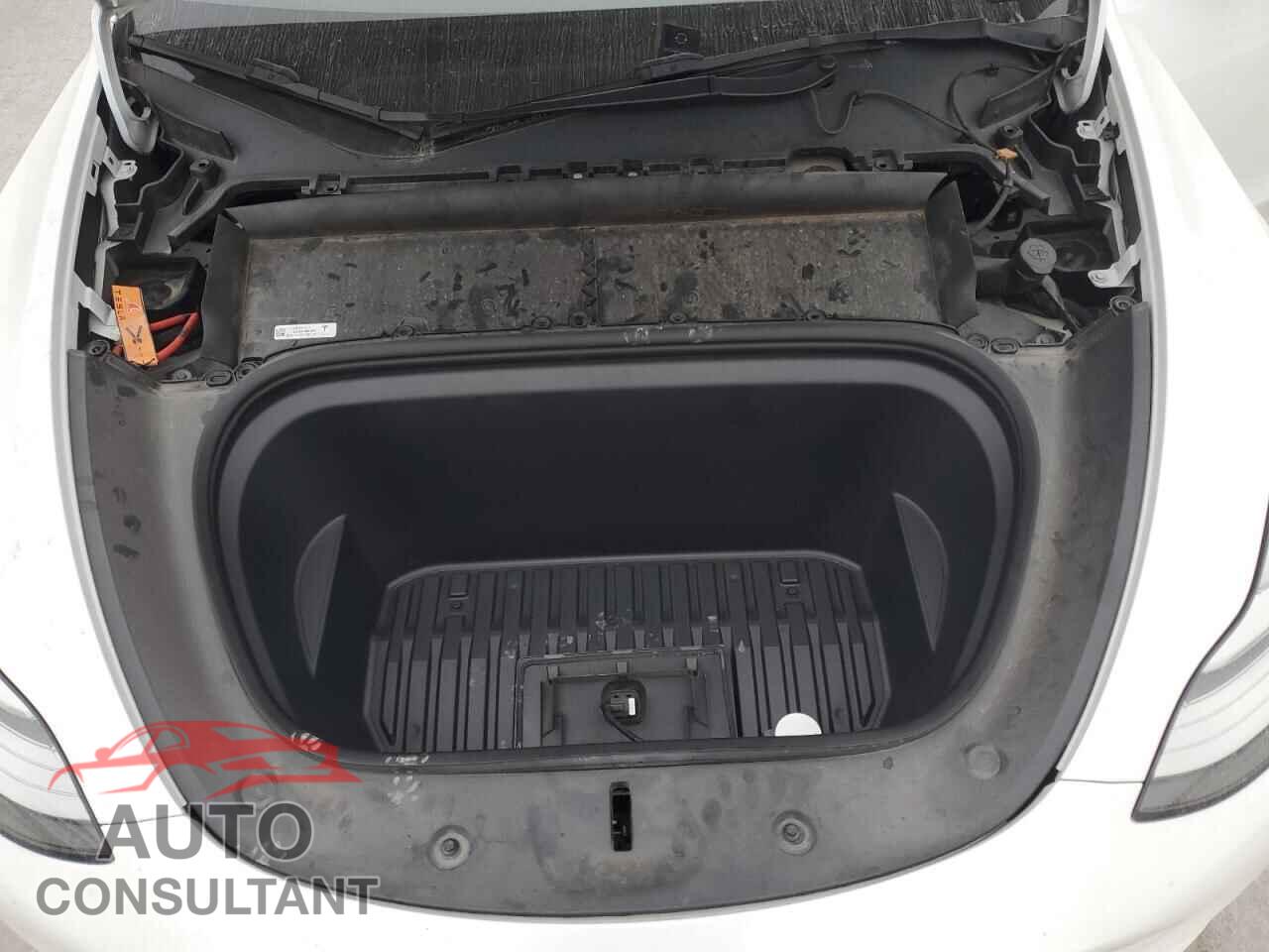 TESLA MODEL Y 2022 - 7SAYGDEE8NF372420