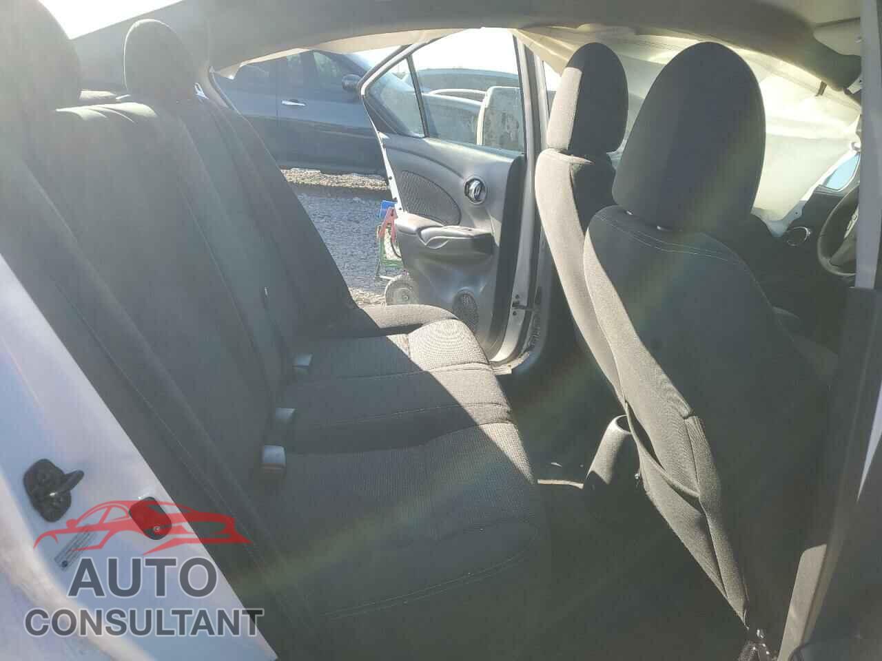 NISSAN VERSA 2017 - 3N1CN7AP2HL804319