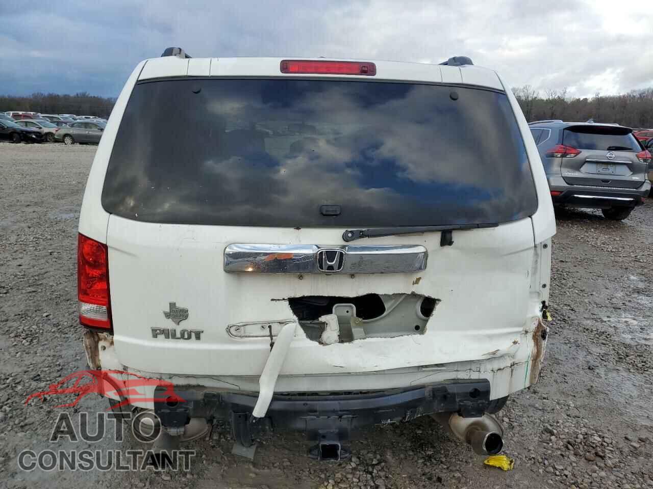 HONDA PILOT 2011 - 5FNYF3H73BB032174