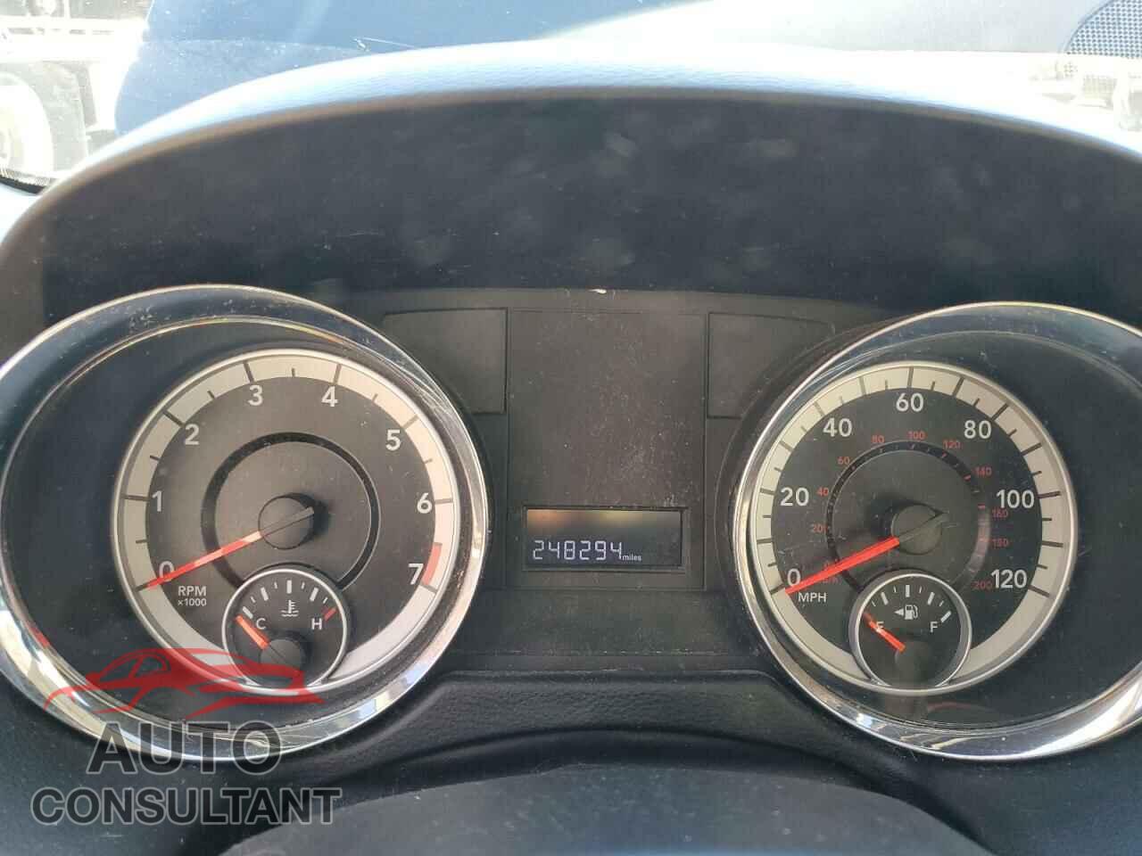 DODGE CARAVAN 2011 - 2D4RN3DG7BR696840