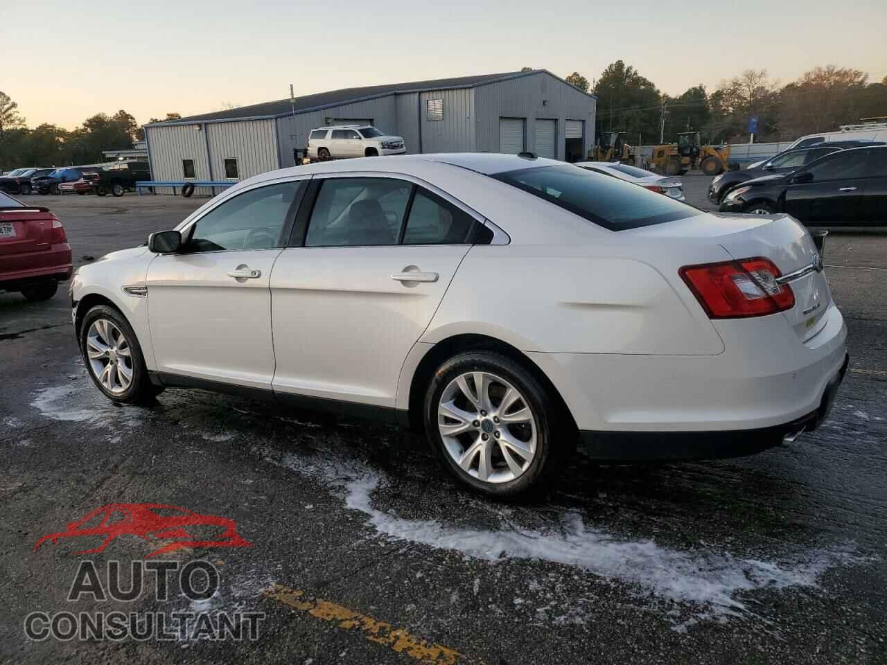 FORD TAURUS 2011 - 1FAHP2EW1BG101104