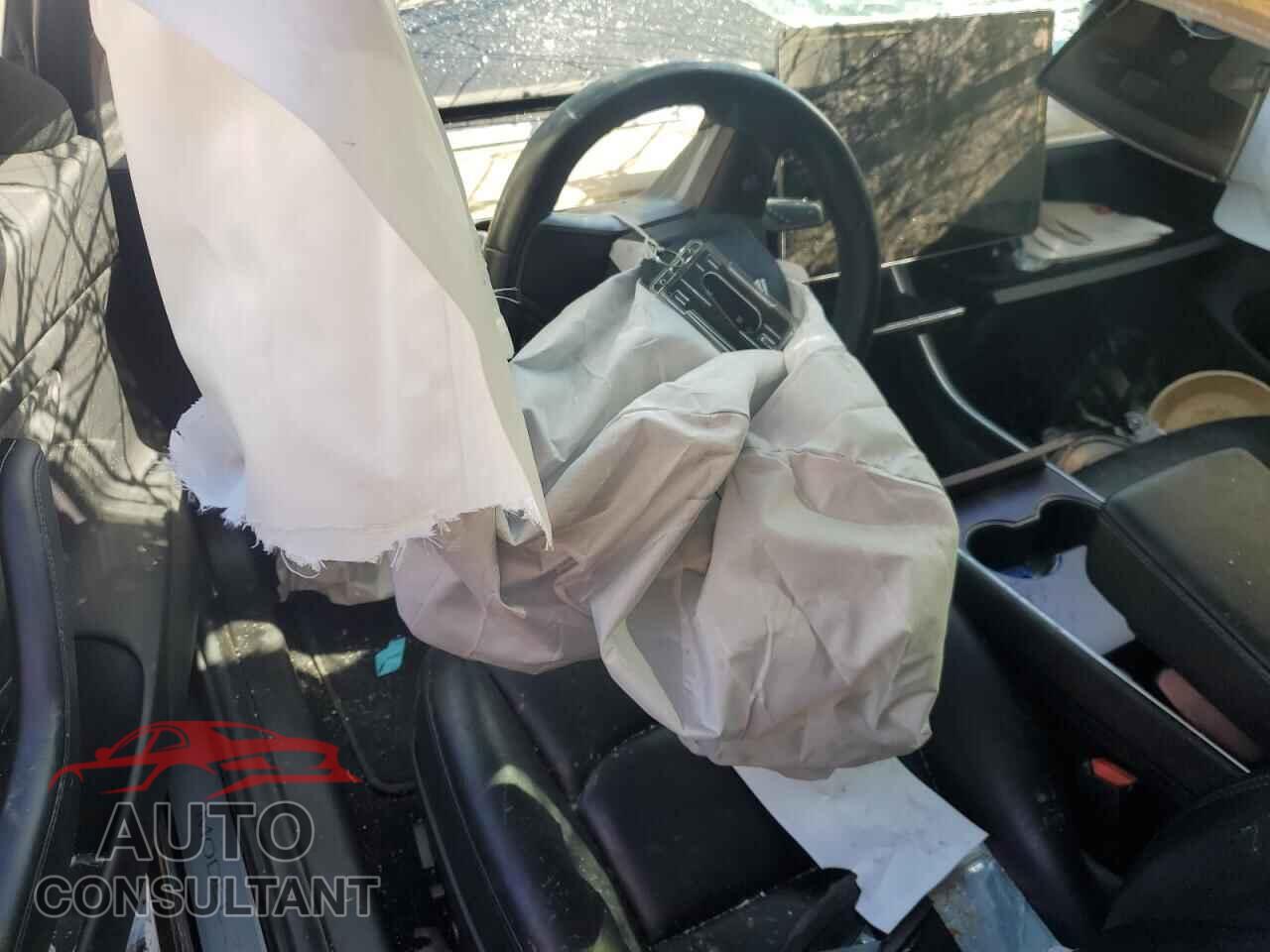 TESLA MODEL 3 2018 - 5YJ3E1EB3JF054040