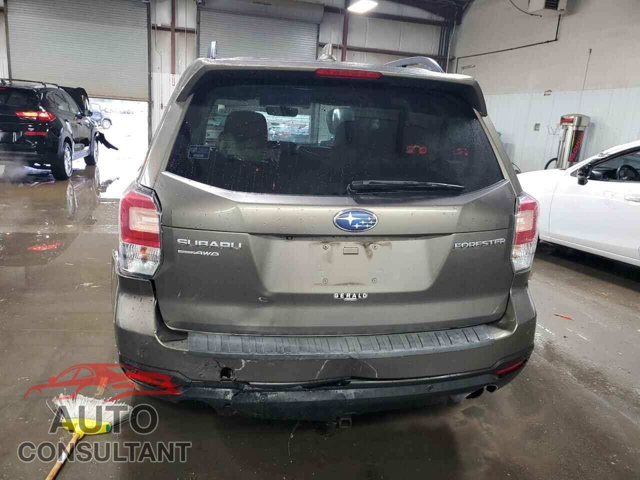 SUBARU FORESTER 2018 - JF2SJAWC3JH401687