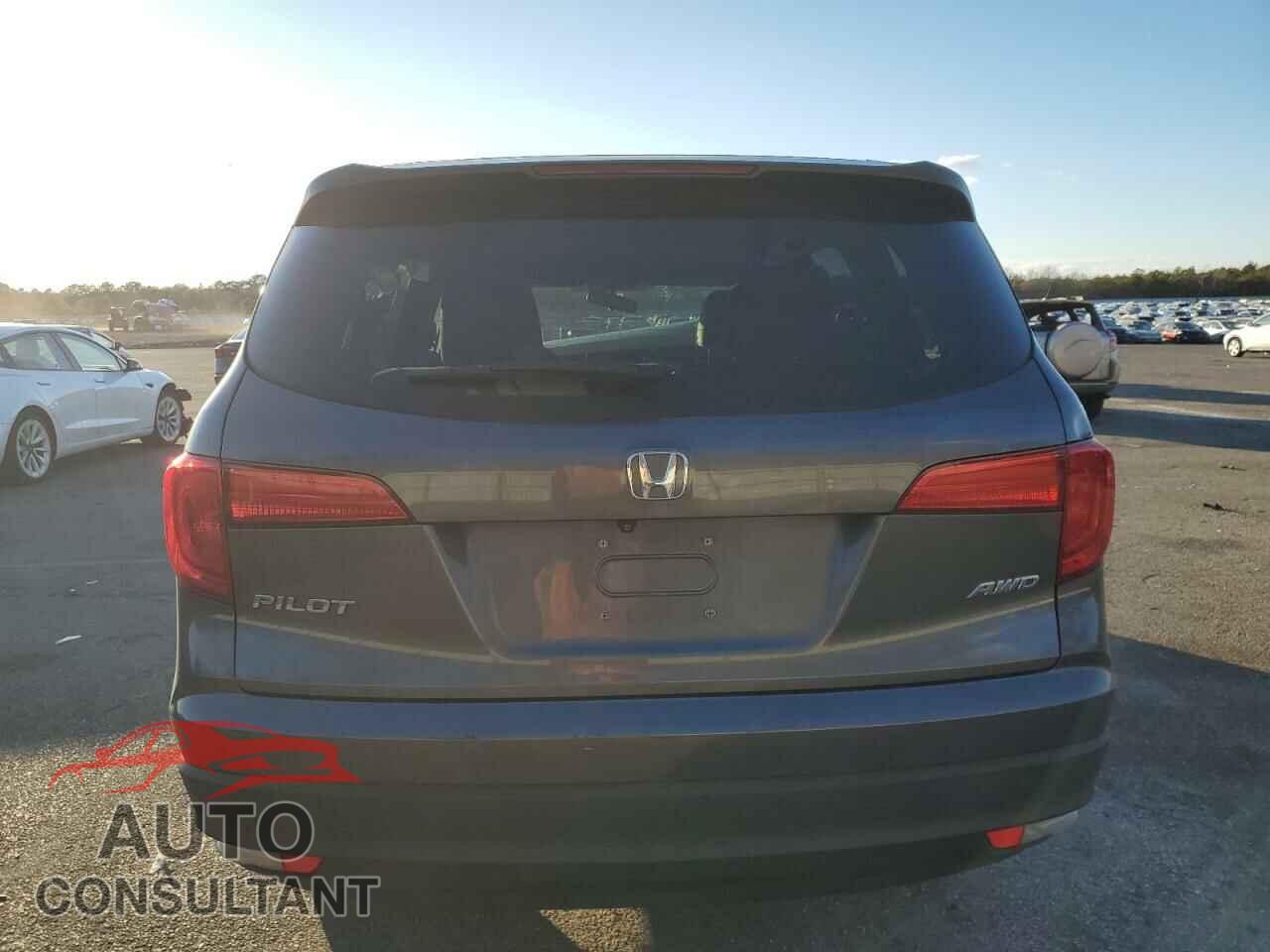 HONDA PILOT 2018 - 5FNYF6H11JB044139