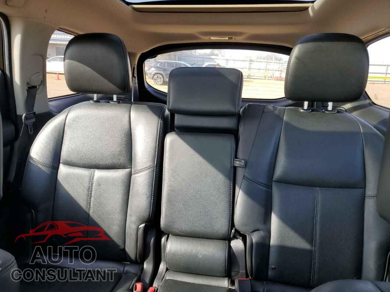 NISSAN PATHFINDER 2013 - 5N1AR2MM1DC668683