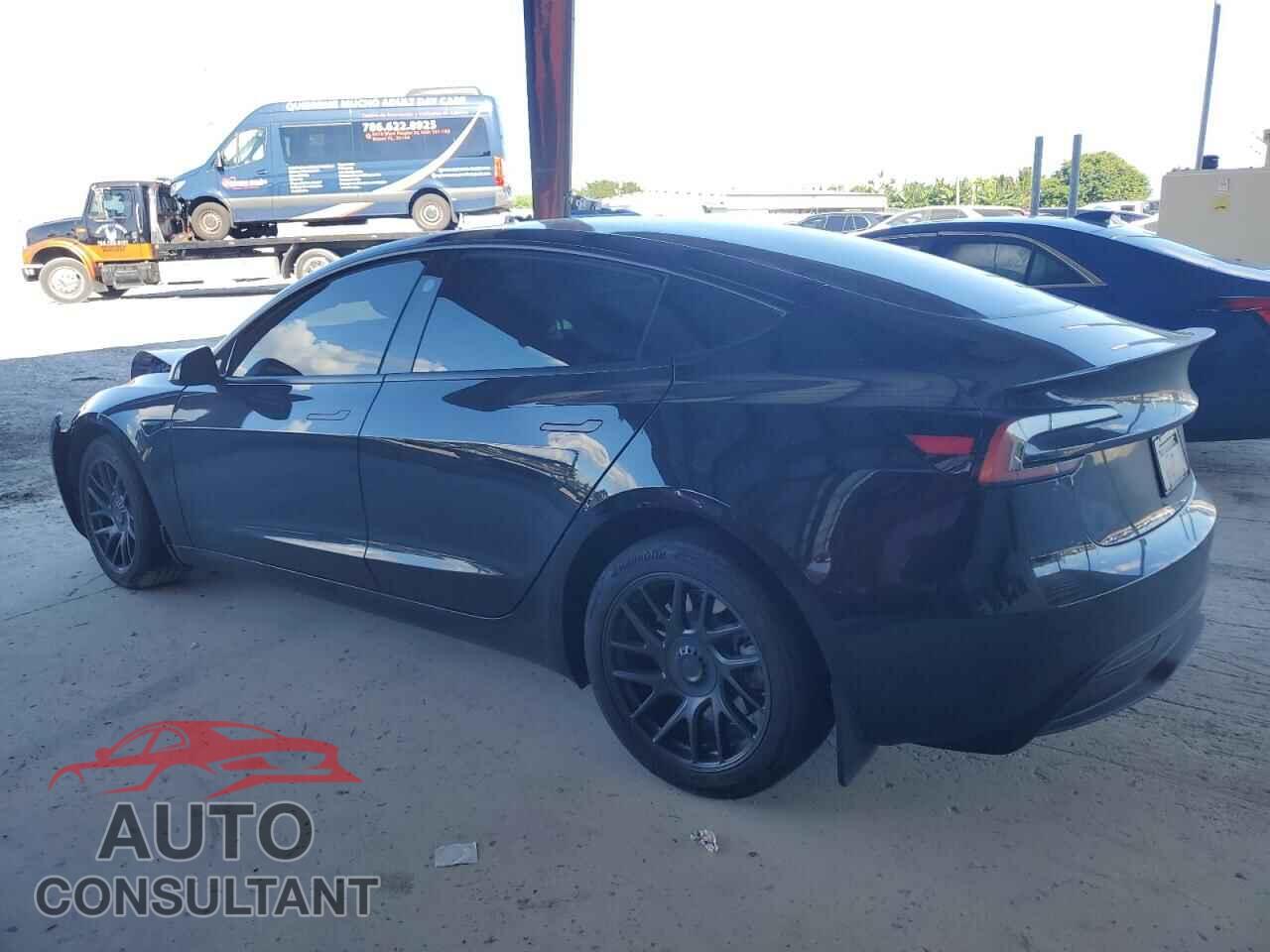 TESLA MODEL 3 2024 - 5YJ3E1EA5RF858875