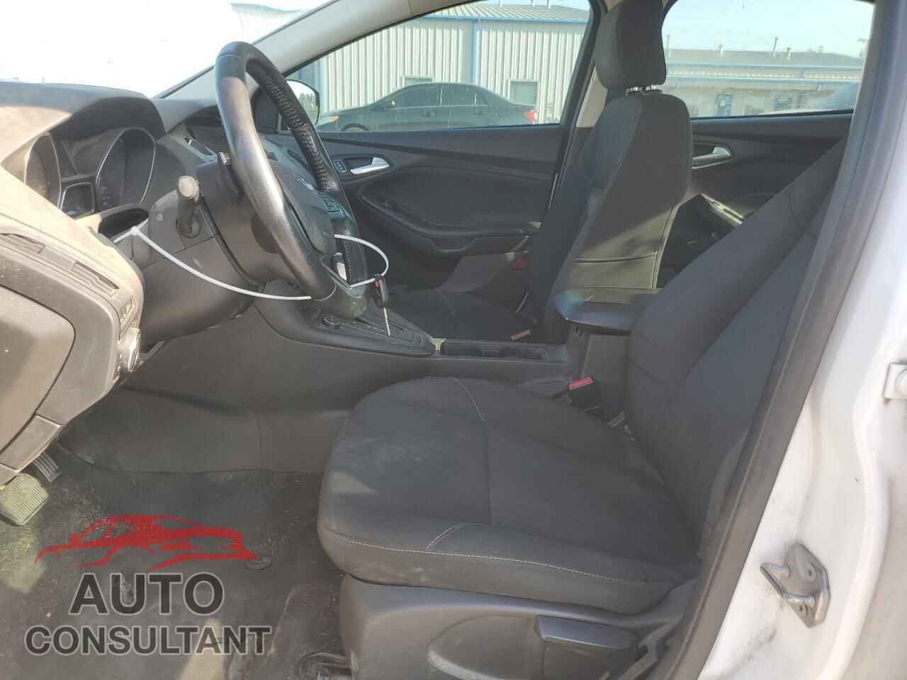 FORD FOCUS 2015 - 1FADP3F28FL341148
