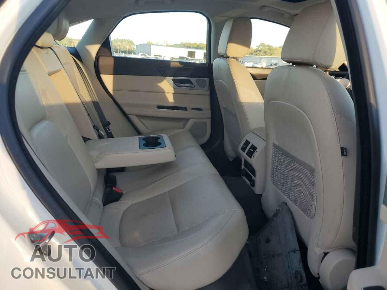 JAGUAR XF 2016 - SAJBE4BV6GCY07059