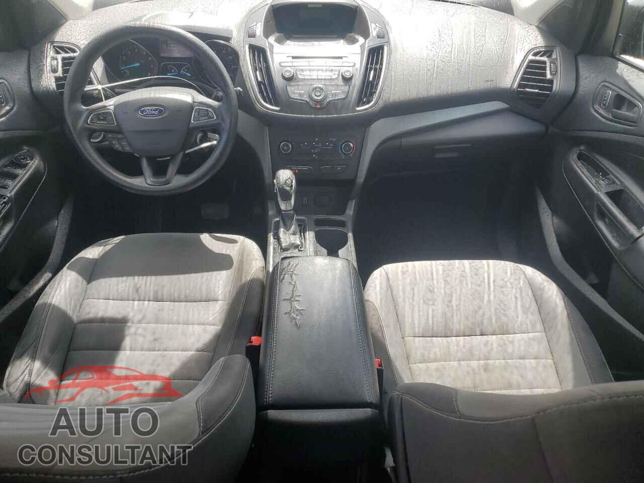 FORD ESCAPE 2017 - 1FMCU0F70HUC39487
