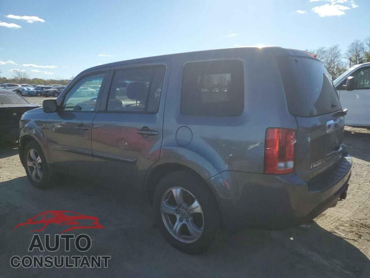 HONDA PILOT 2013 - 5FNYF4H55DB044124