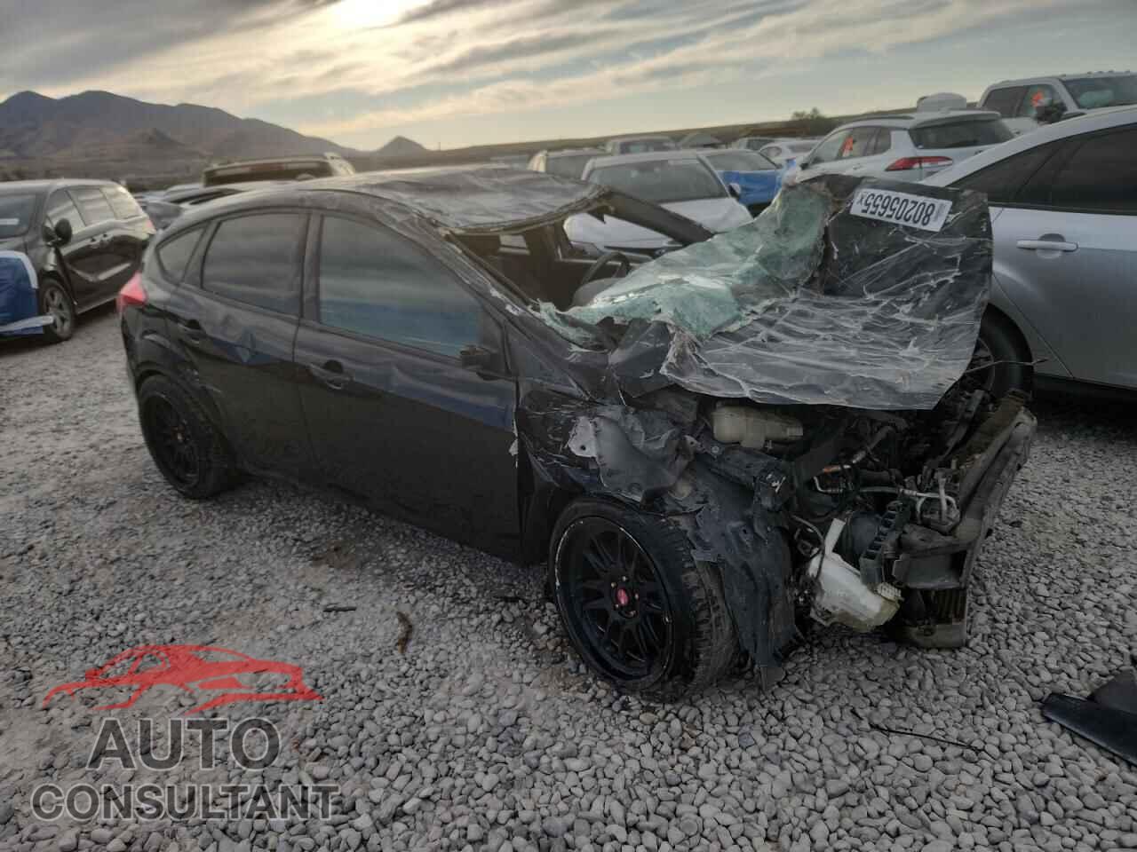 FORD FOCUS 2017 - 1FADP3L97HL319565
