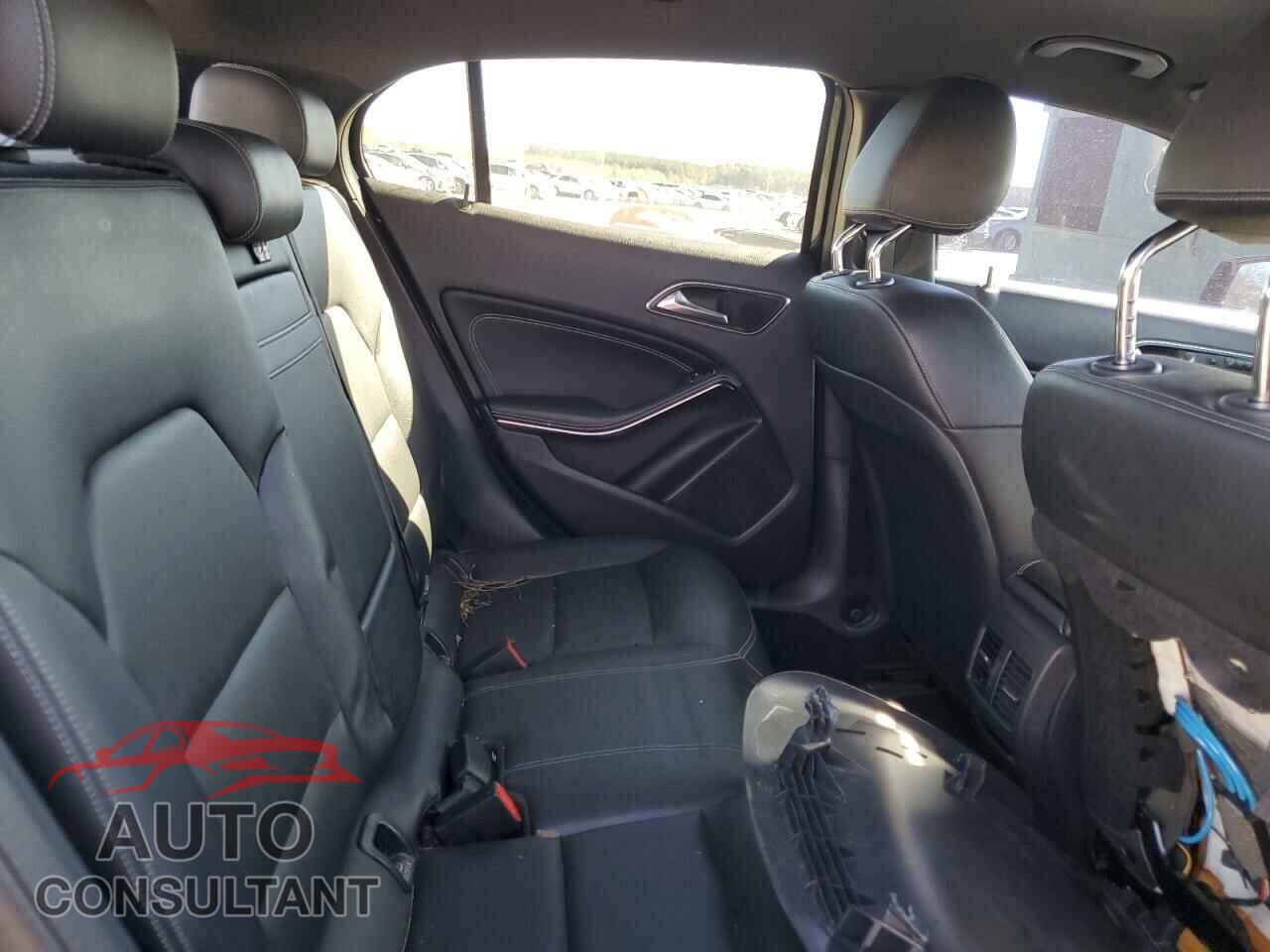 MERCEDES-BENZ GLA-CLASS 2017 - WDCTG4EBXHJ317505
