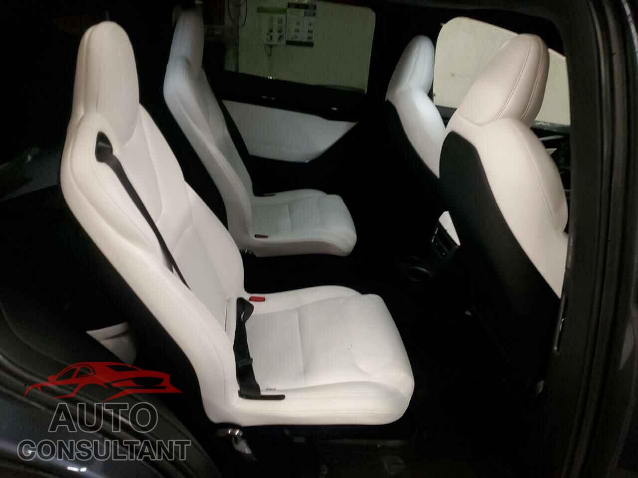 TESLA MODEL X 2020 - 5YJXCBE41LF284001