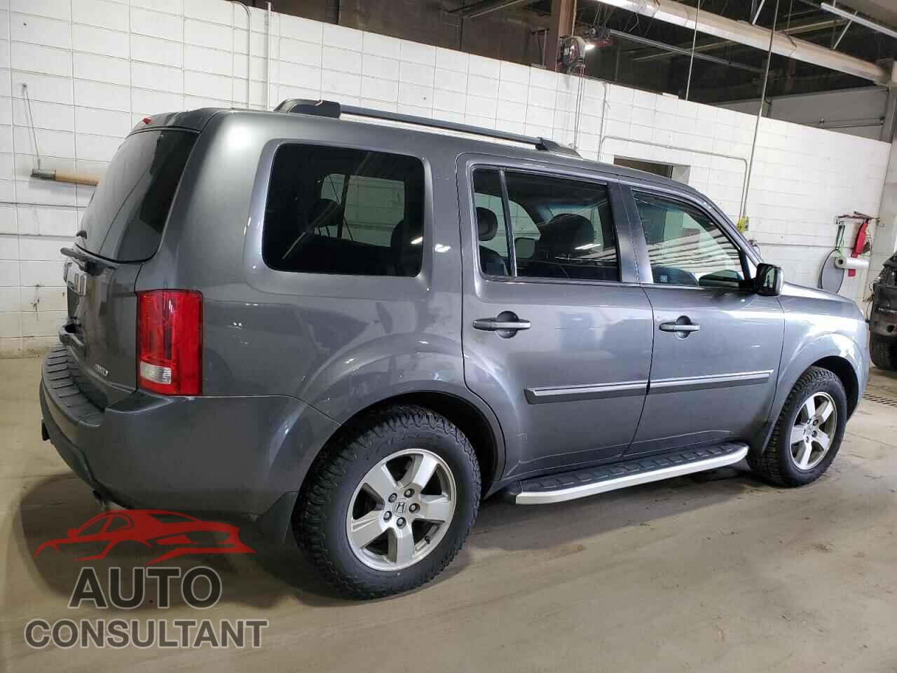 HONDA PILOT 2011 - 5FNYF4H51BB008234