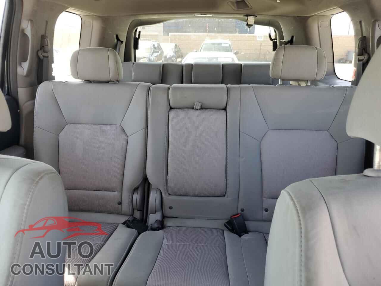 HONDA PILOT 2011 - 5FNYF3H46BB012474