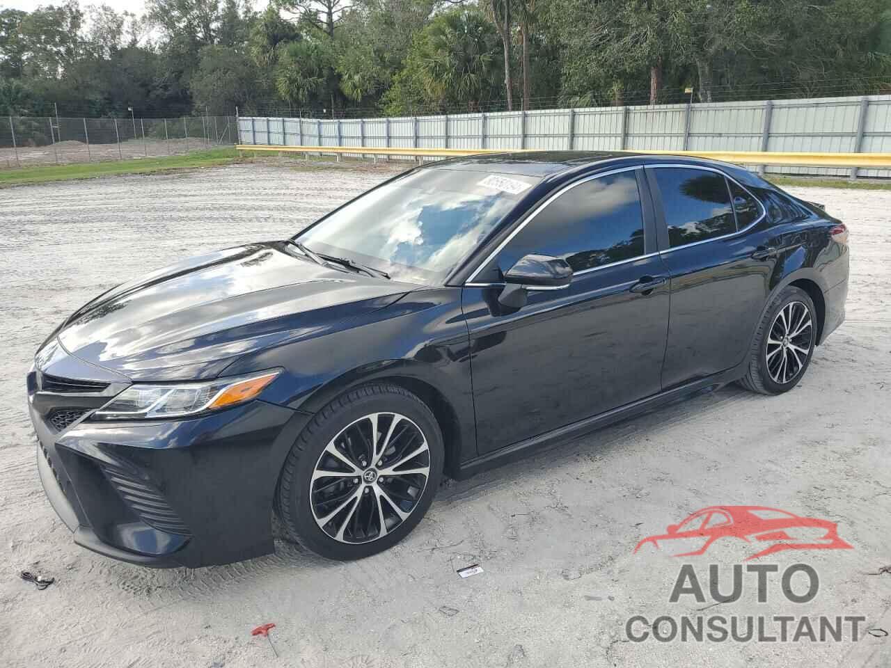 TOYOTA CAMRY 2018 - 4T1B11HK8JU645745