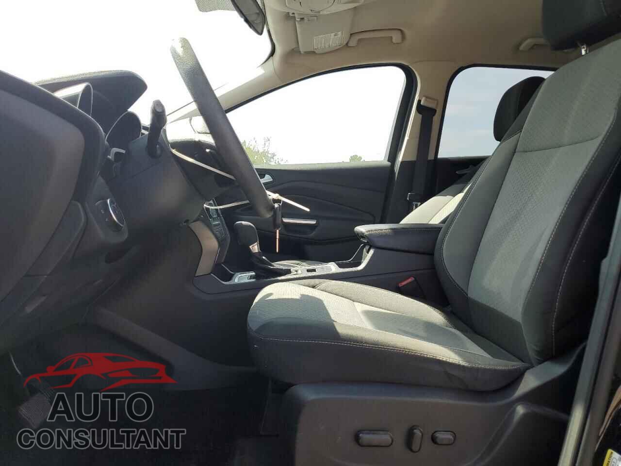 FORD ESCAPE 2017 - 1FMCU0GD3HUD67730