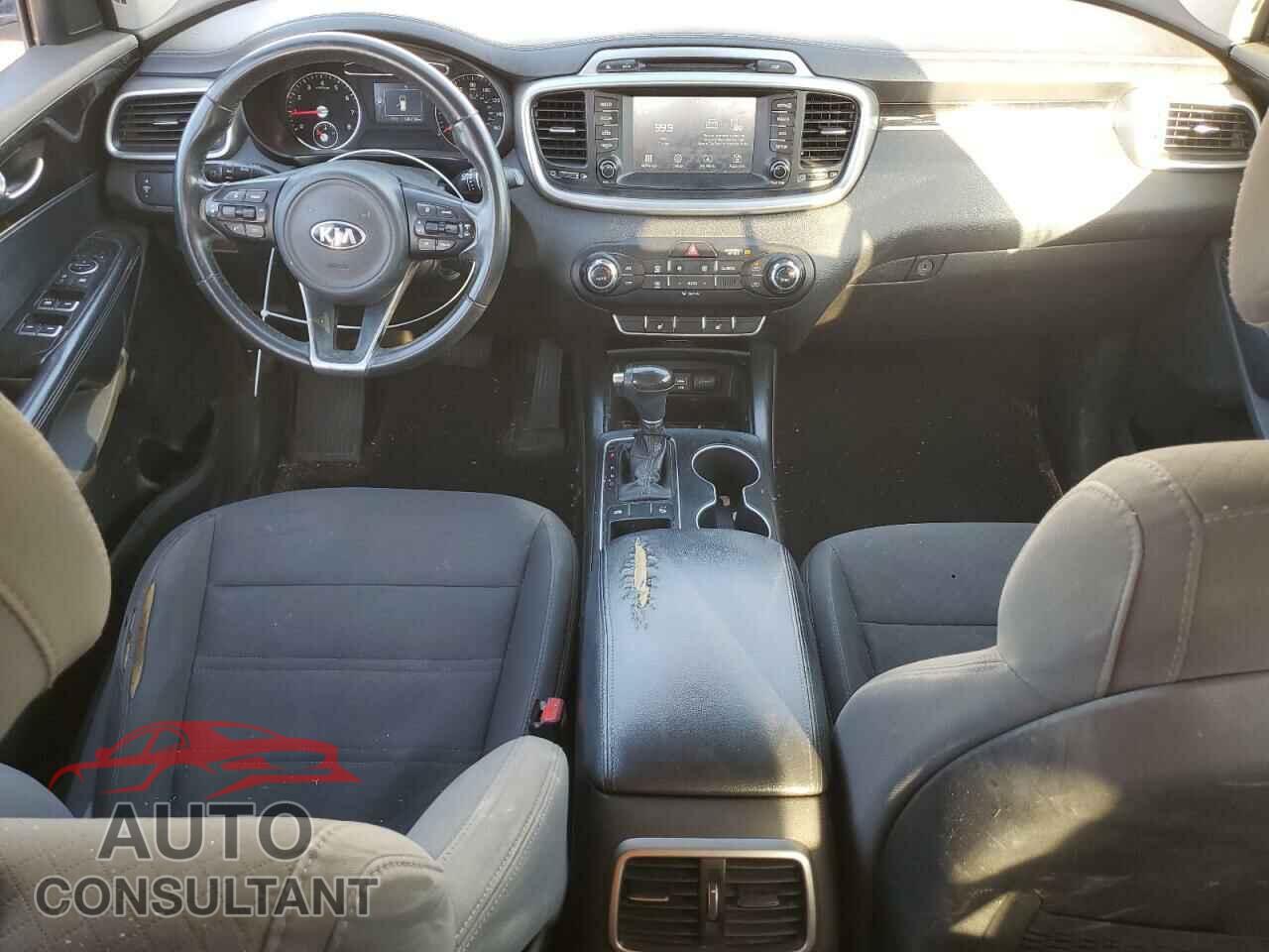 KIA SORENTO 2017 - 5XYPG4A39HG280596