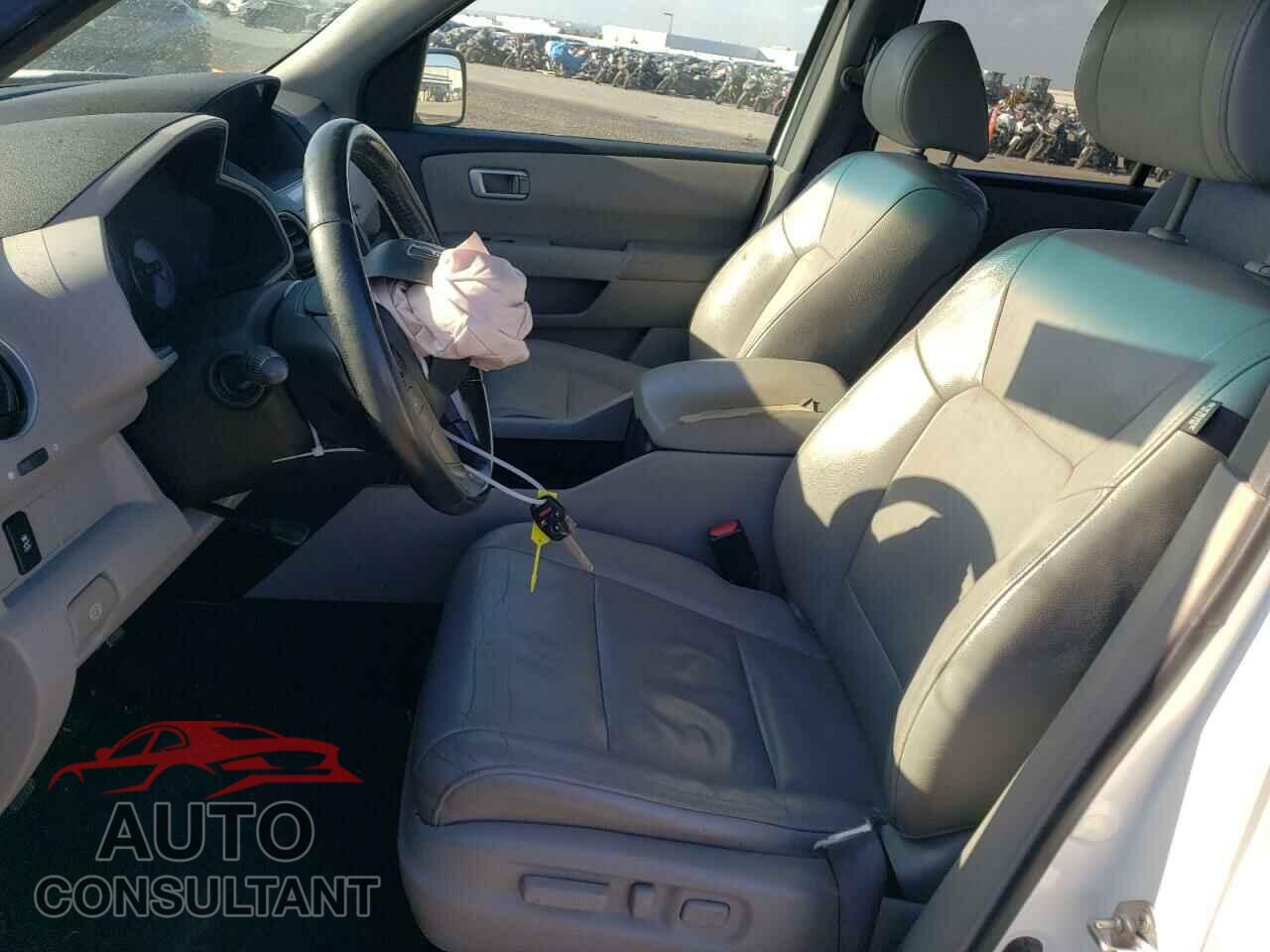HONDA PILOT 2013 - 5FNYF3H64DB040505