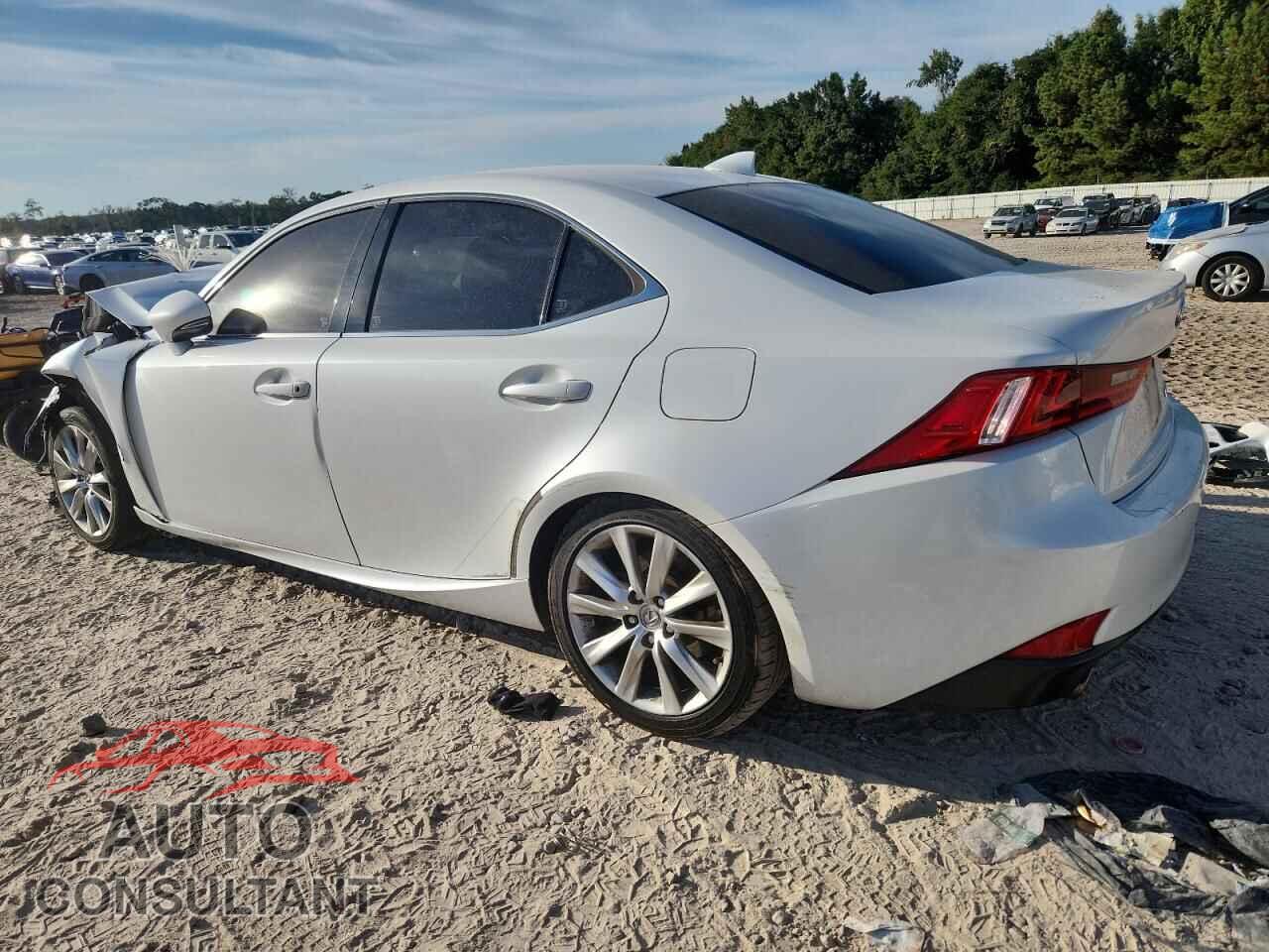 LEXUS IS 2014 - JTHBF1D23E5030305