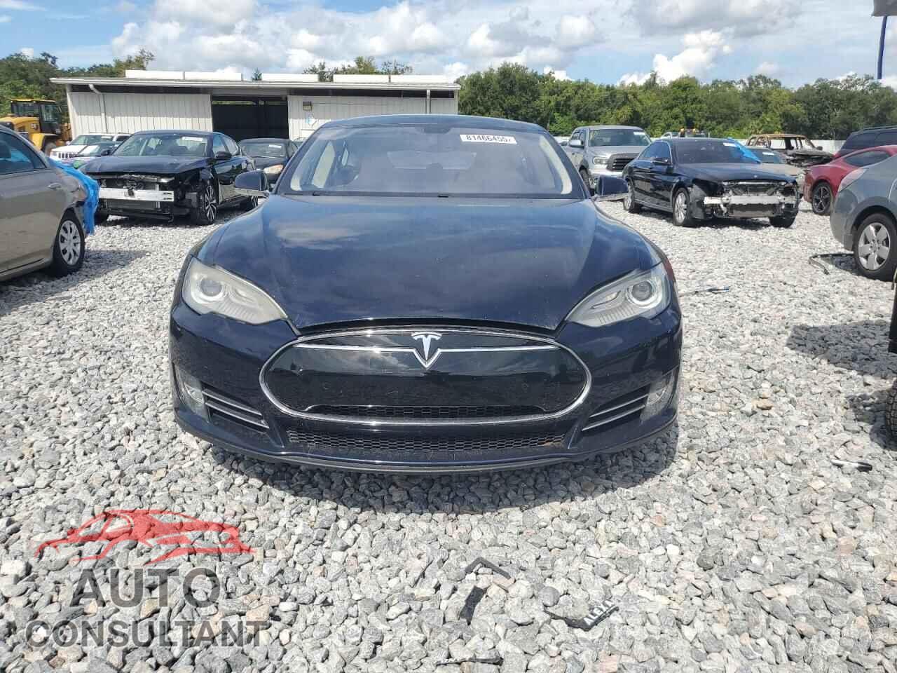 TESLA MODEL S 2014 - 5YJSA1H13EFP40031