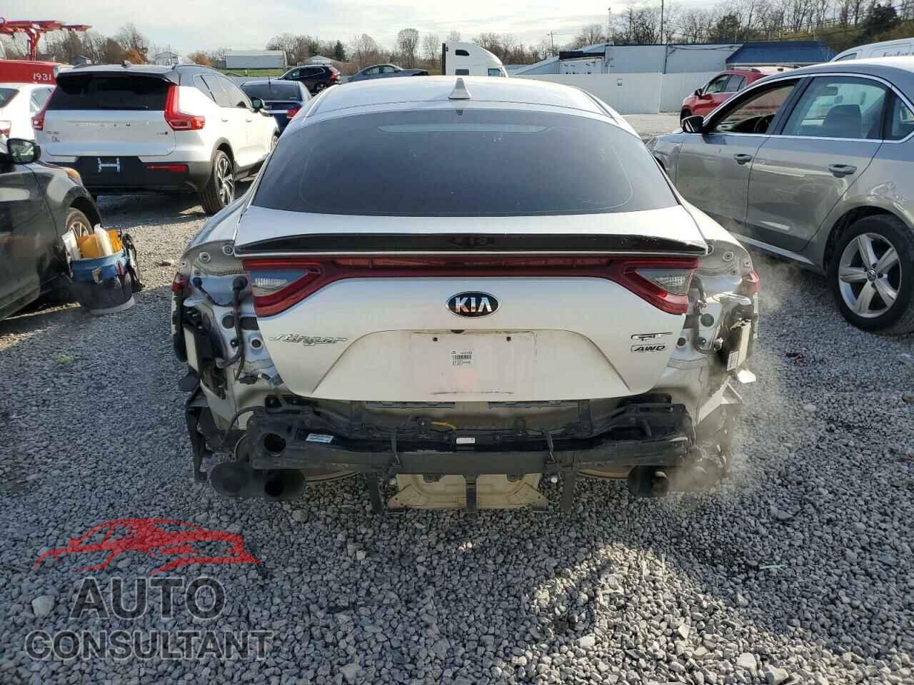 KIA STINGER 2018 - KNAE35LC4J6022644