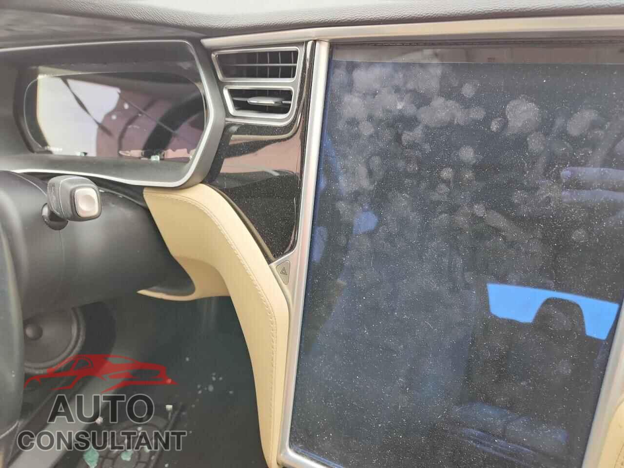 TESLA MODEL S 2015 - 5YJSA1S2XFF084476