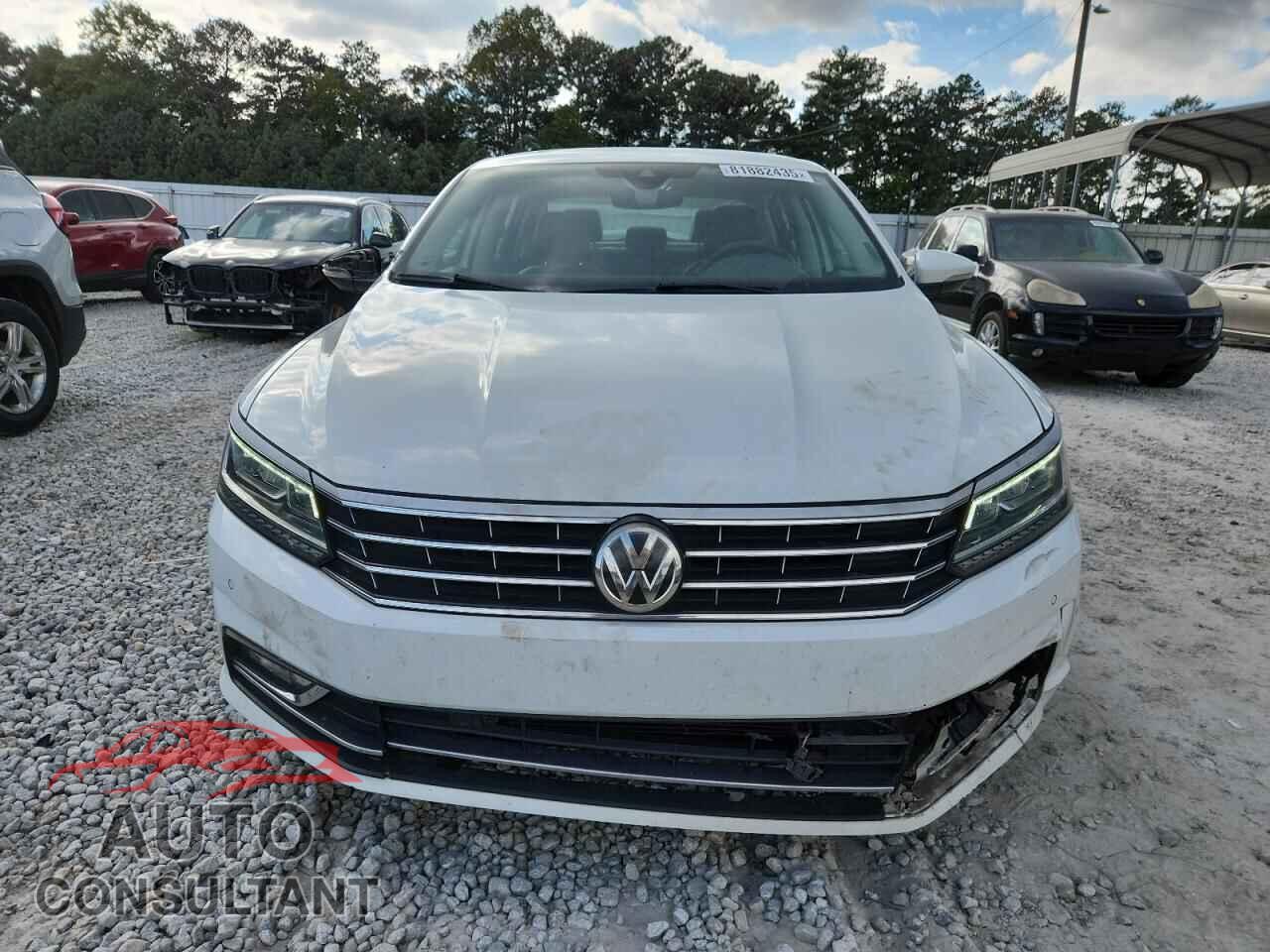 VOLKSWAGEN PASSAT 2017 - 1VWCT7A30HC032203