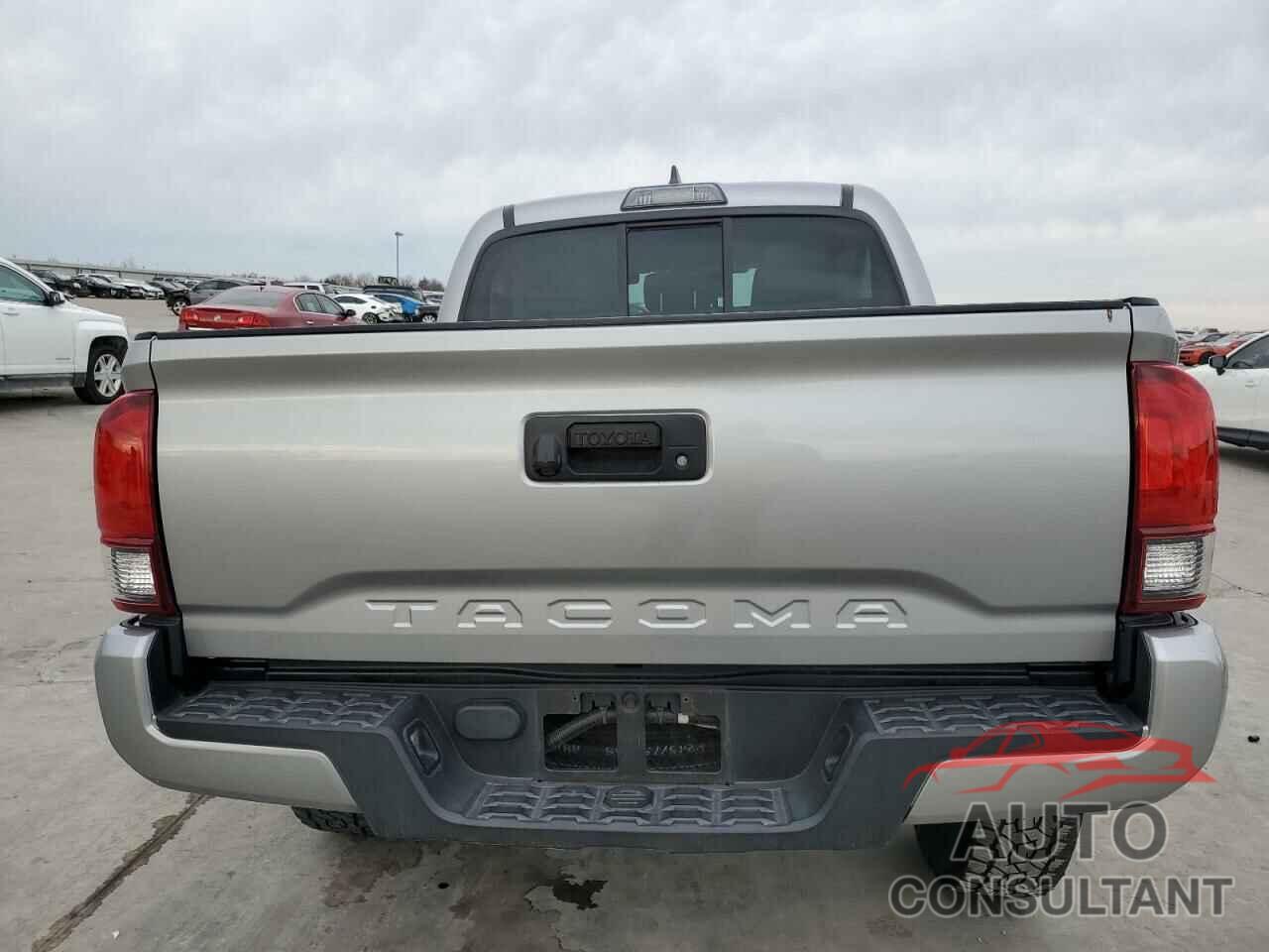 TOYOTA TACOMA 2018 - 5TFAX5GN8JX112911