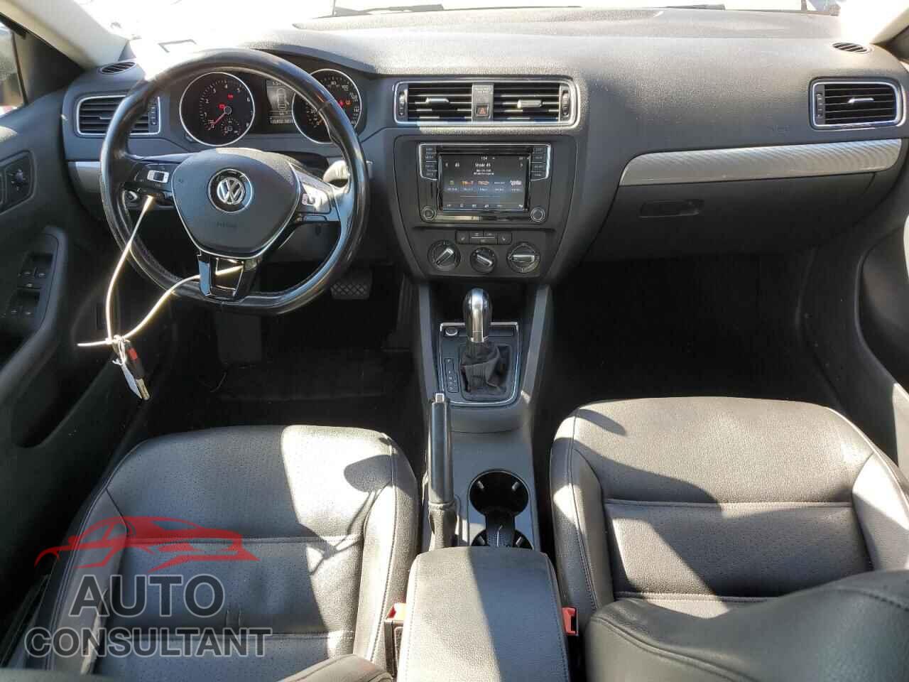 VOLKSWAGEN JETTA 2017 - 3VWDB7AJ0HM379888