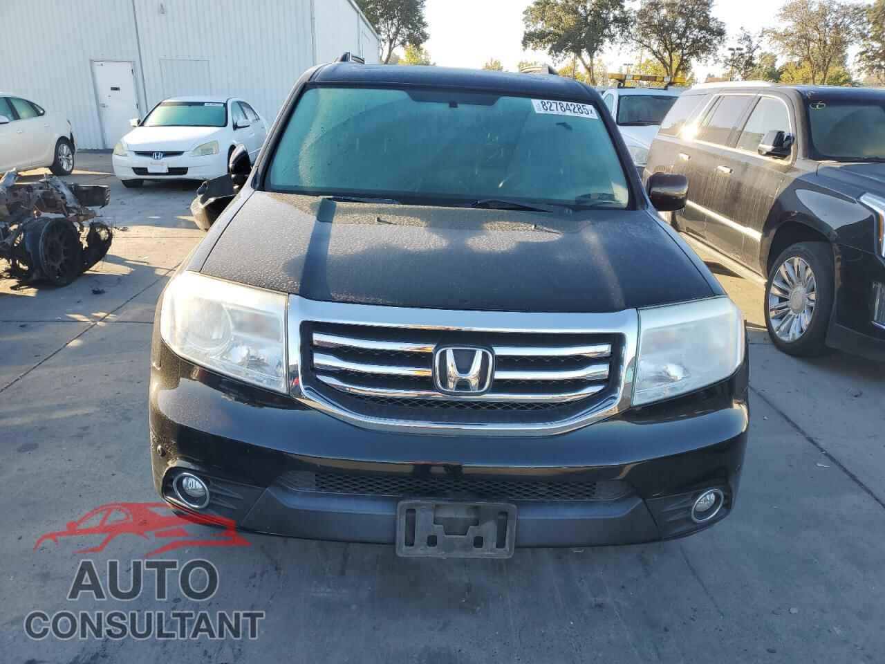 HONDA PILOT 2015 - 5FNYF3H94FB011132
