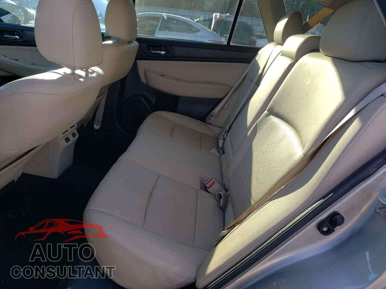 SUBARU OUTBACK 2017 - 4S4BSENC1H3250596